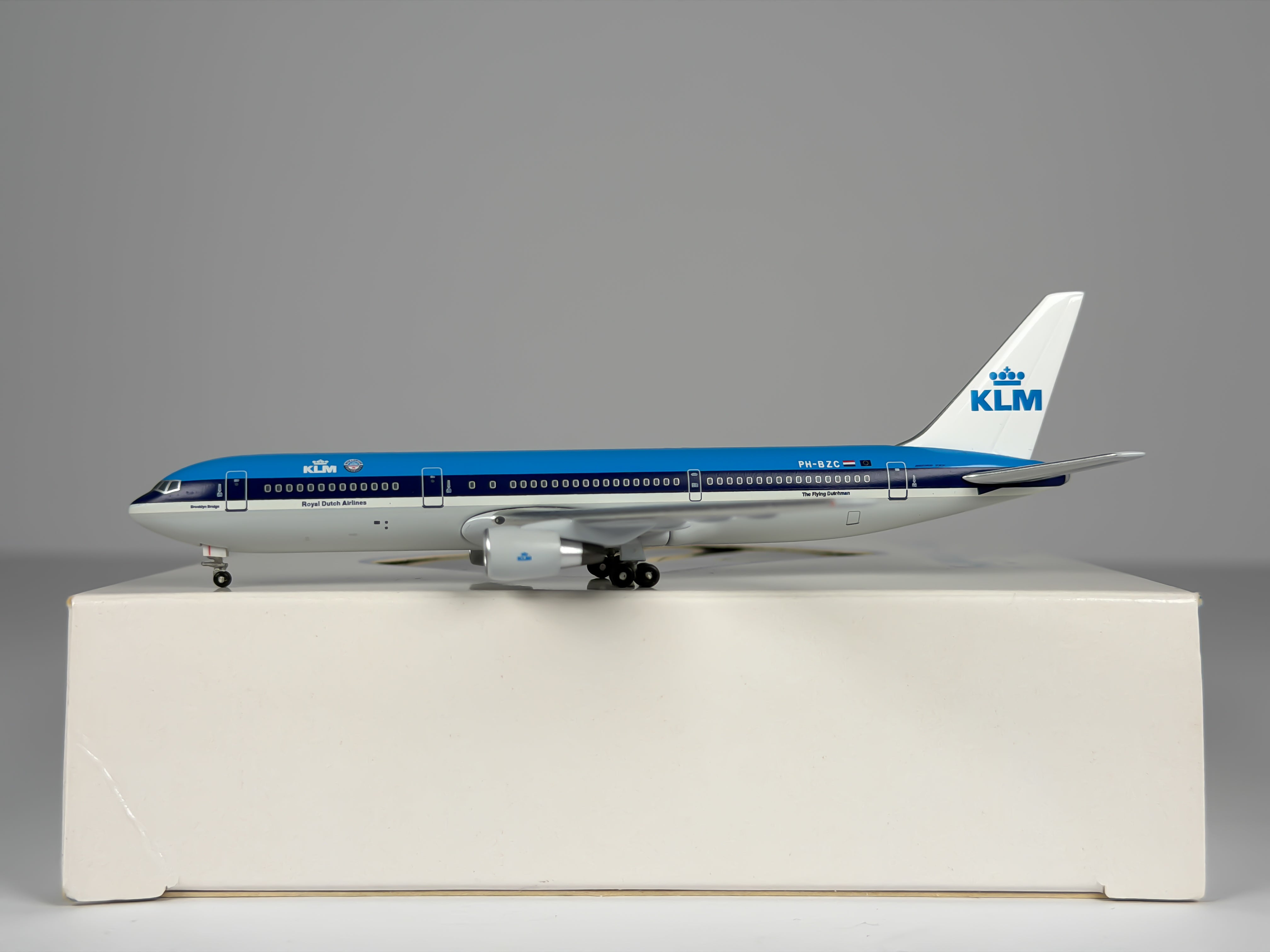KLM Royal Dutch Airlines Boeing 767-300 1:400 Aeroclassics PH-BZC (AC18106)