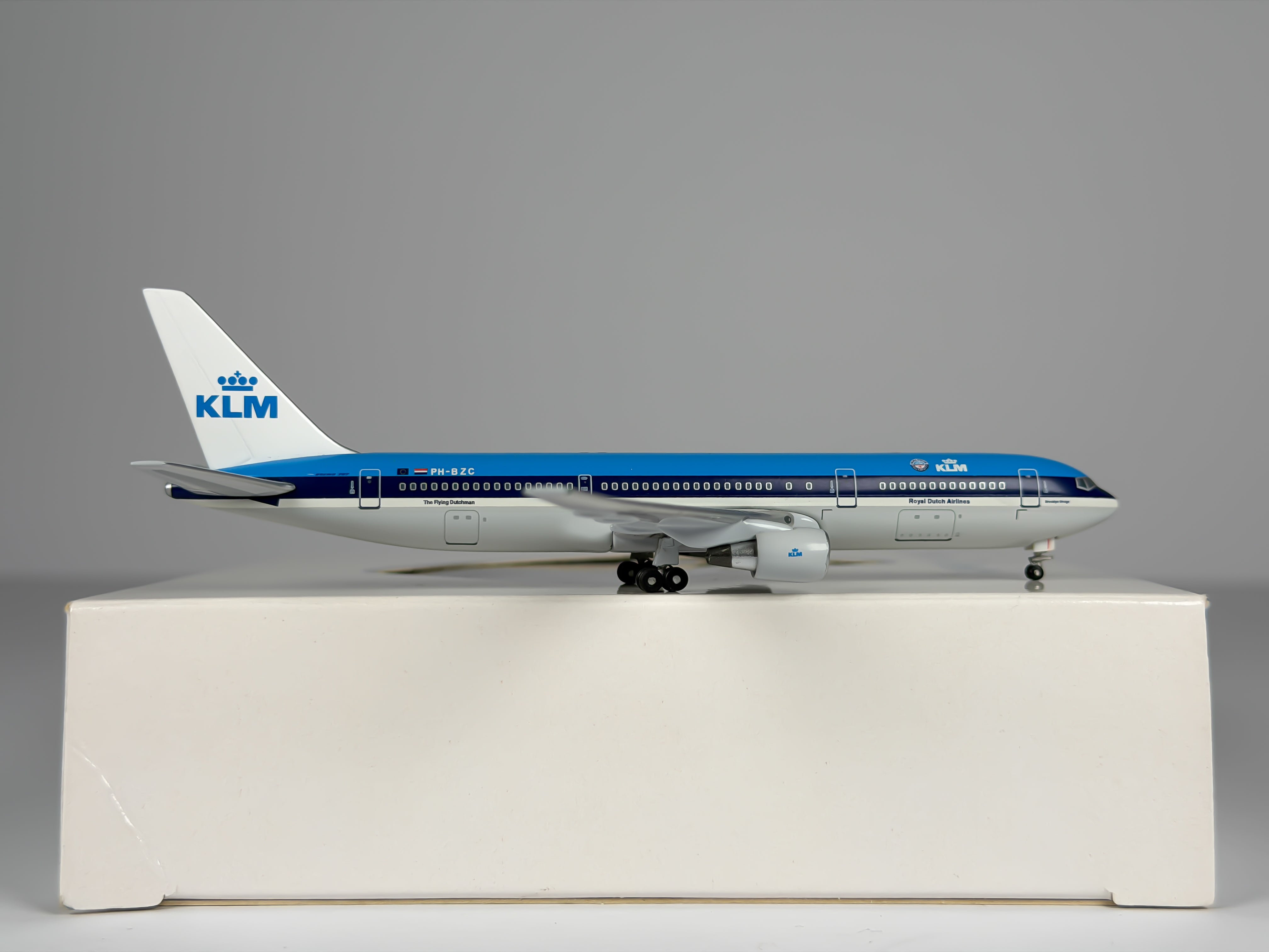 KLM Royal Dutch Airlines Boeing 767-300 1:400 Aeroclassics PH-BZC (AC18106)