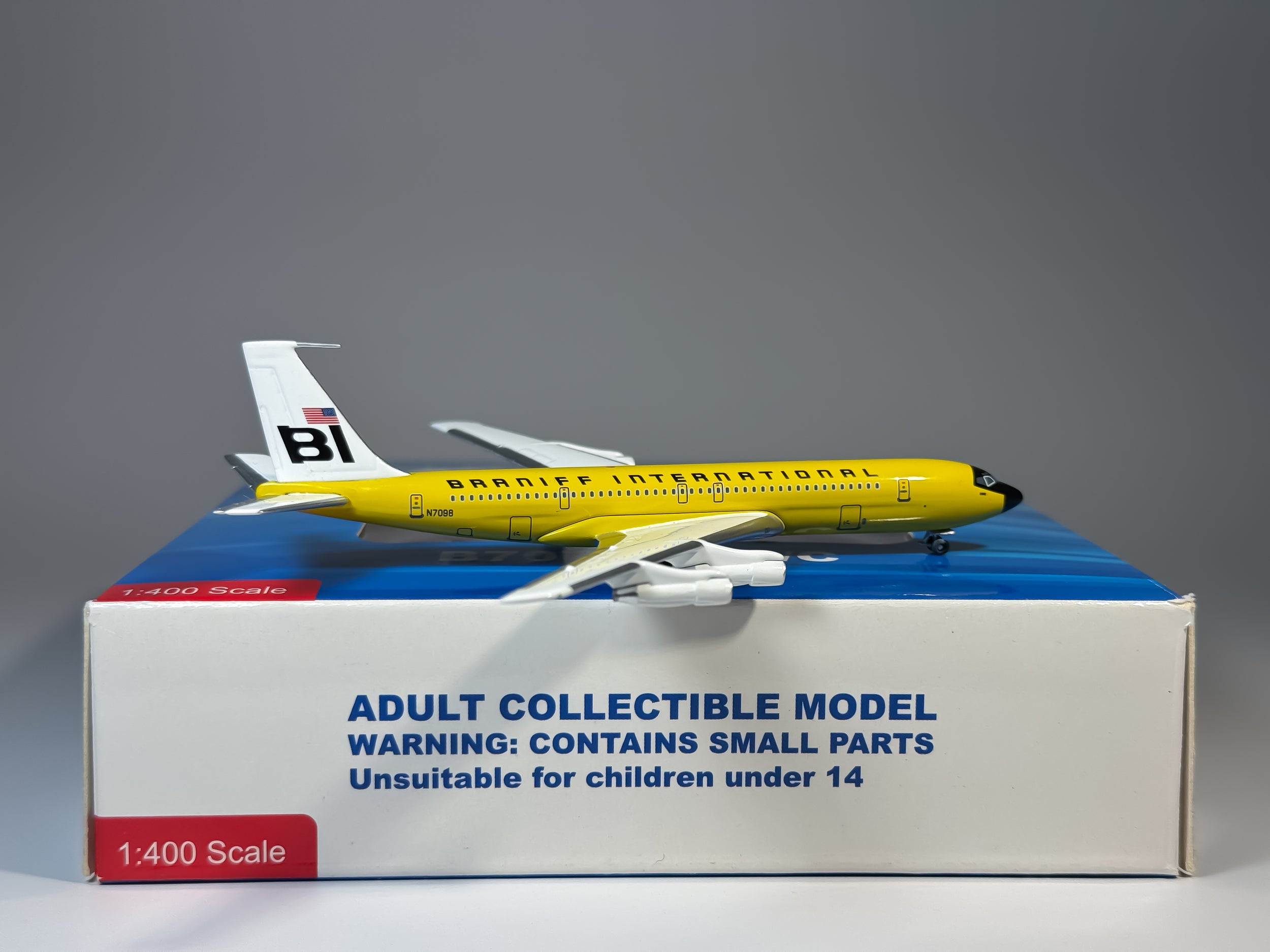 Braniff International Boeing 707-300 1:400 Aeroclassics N7098 (AC18126D)