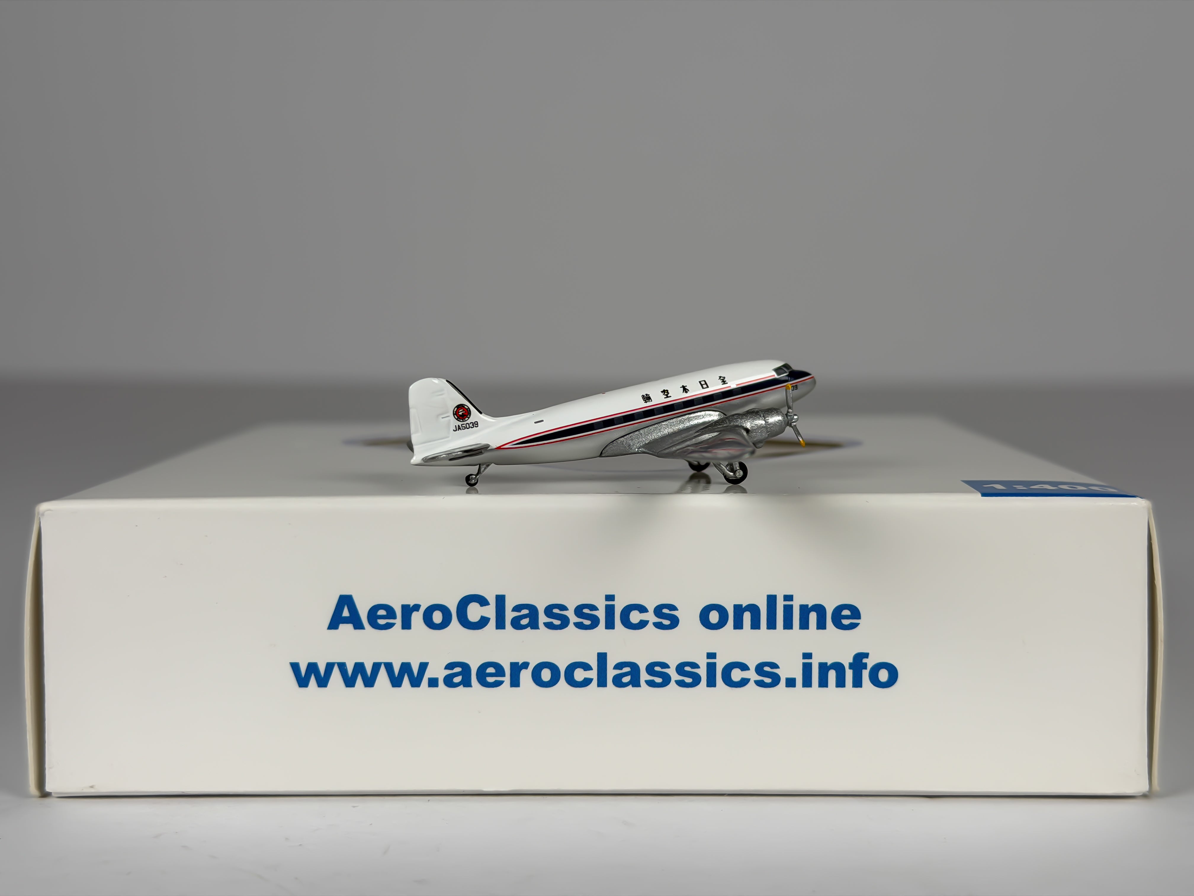 All Nippon Airways (ANA) Douglas DC-3 1:400 Aeroclassics JA5039 (AC18183)