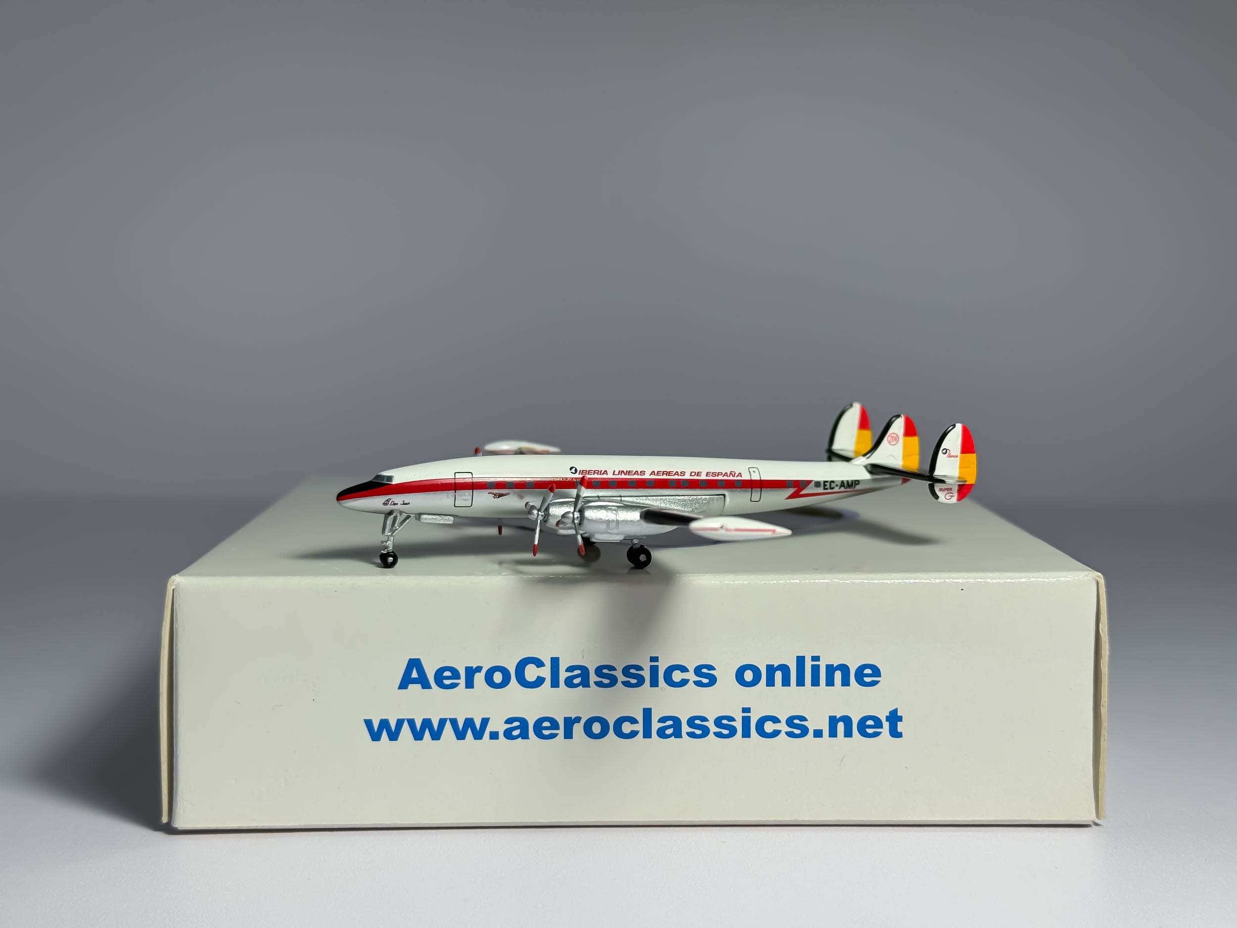 Iberia Airlines Lockheed L-1049 1:400 Aeroclassics EC-AMP (AC18291)