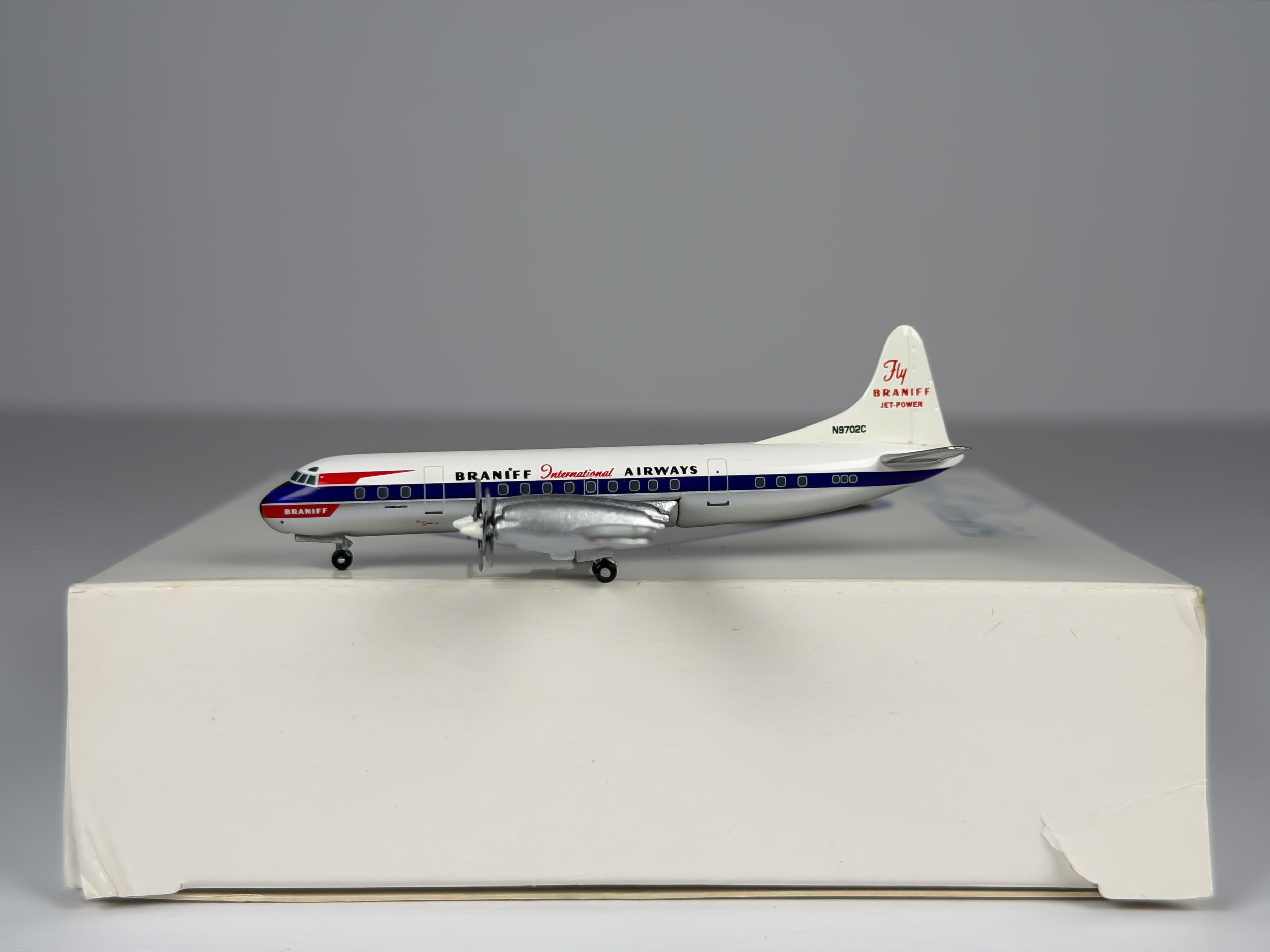 Braniff International Lockheed L-188 Electra 1:400 Aeroclassics N9702C (AC18304)