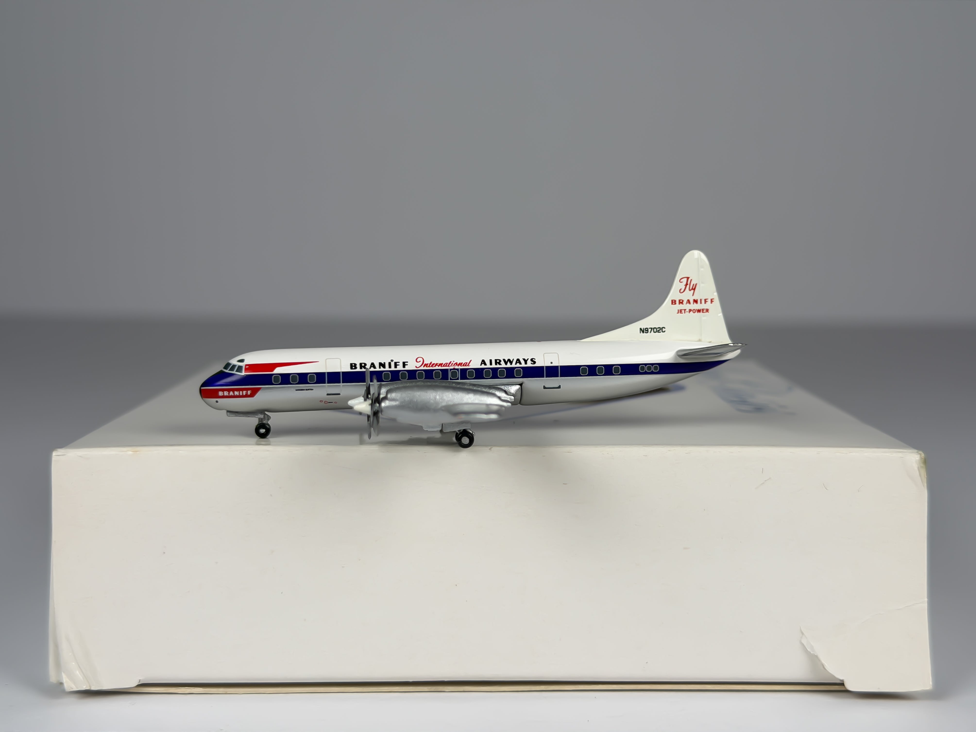 Braniff International Lockheed L-188 Electra 1:400 Aeroclassics N9702C (AC18304)