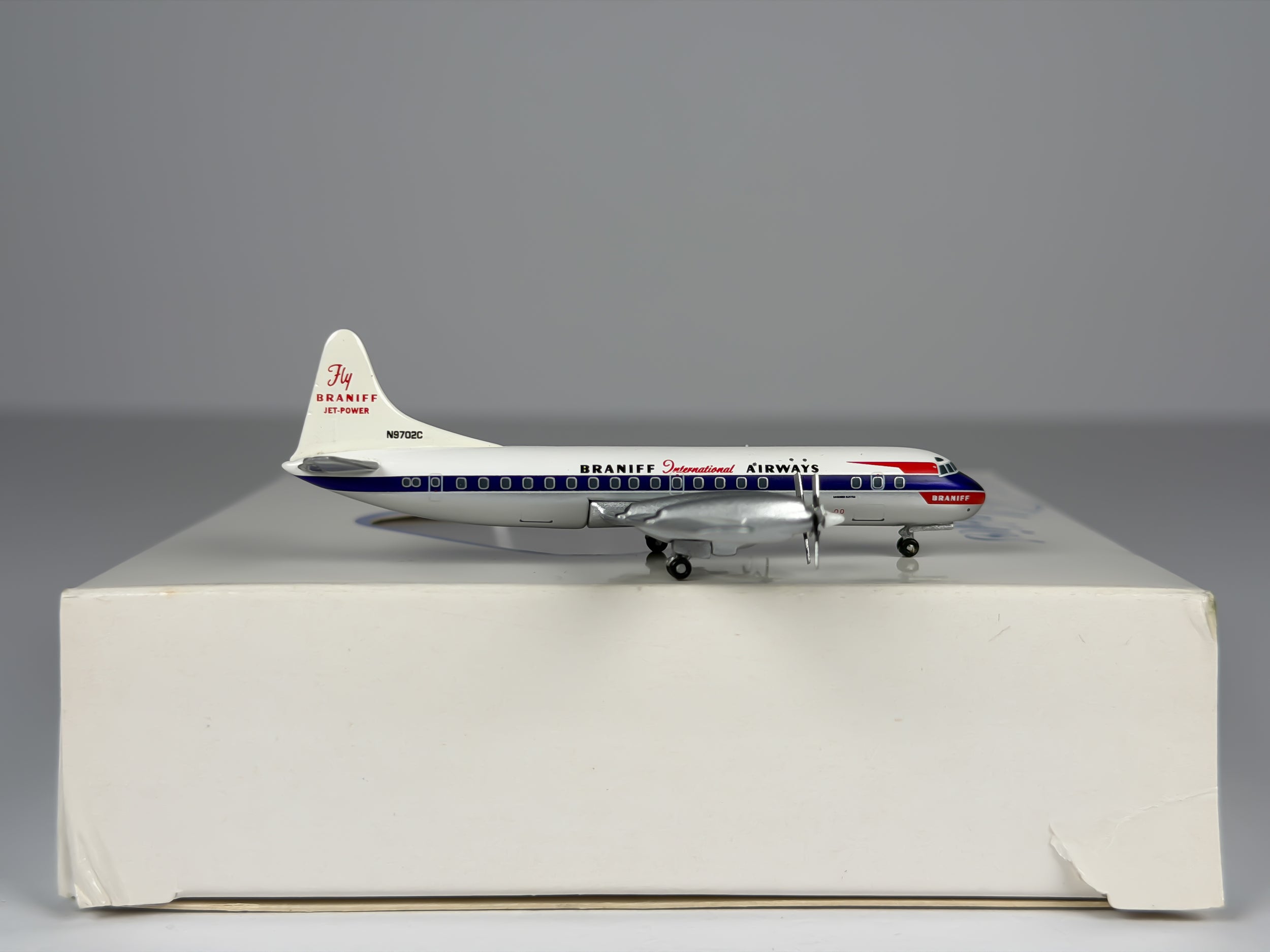 Braniff International Lockheed L-188 Electra 1:400 Aeroclassics N9702C (AC18304)