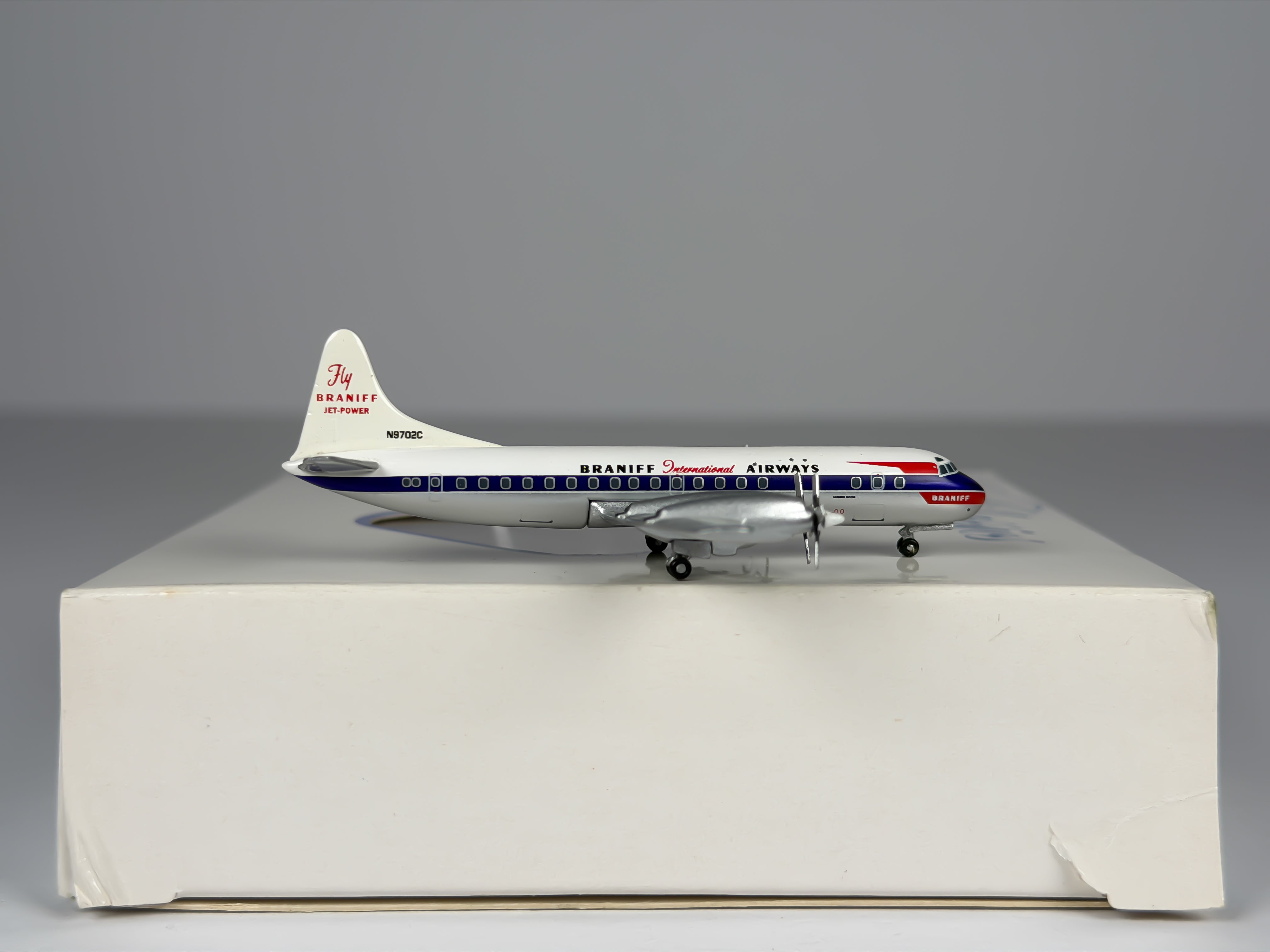 Braniff International Lockheed L-188 Electra 1:400 Aeroclassics N9702C (AC18304)