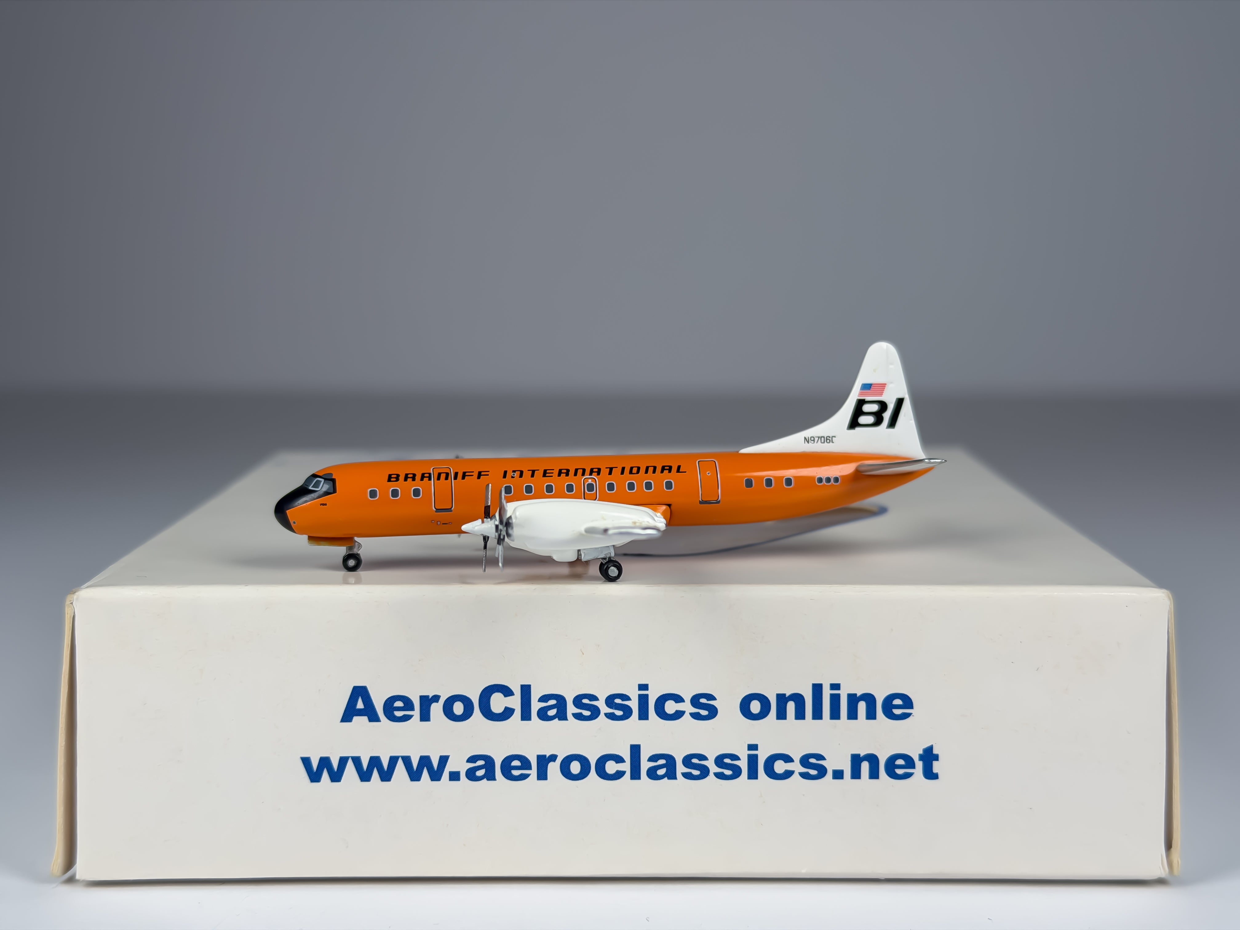Braniff International Lockheed L-188 Electra 1:400 Aeroclassics N9706C (AC18305C)