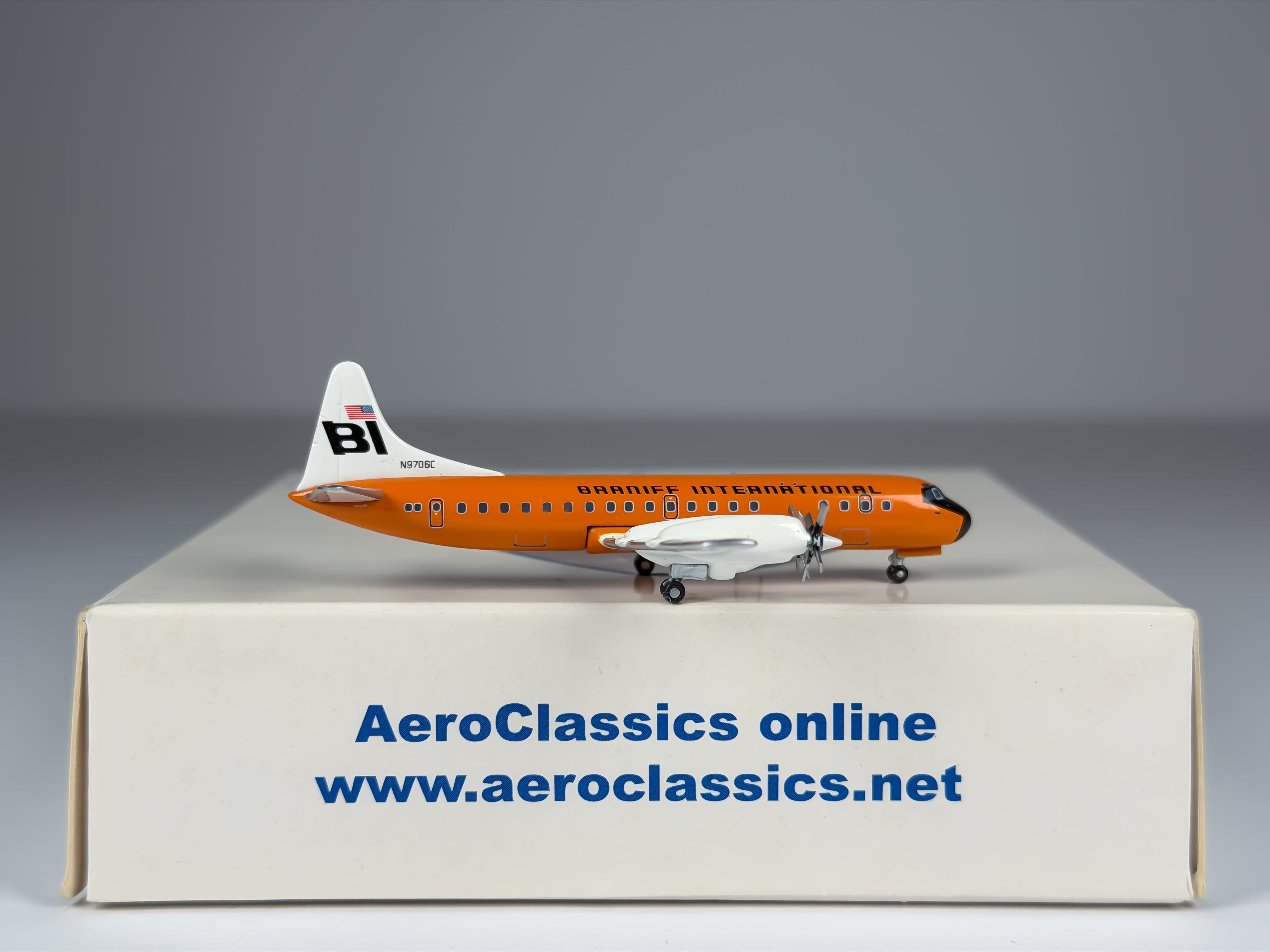 Braniff International Lockheed L-188 Electra 1:400 Aeroclassics N9706C (AC18305C)