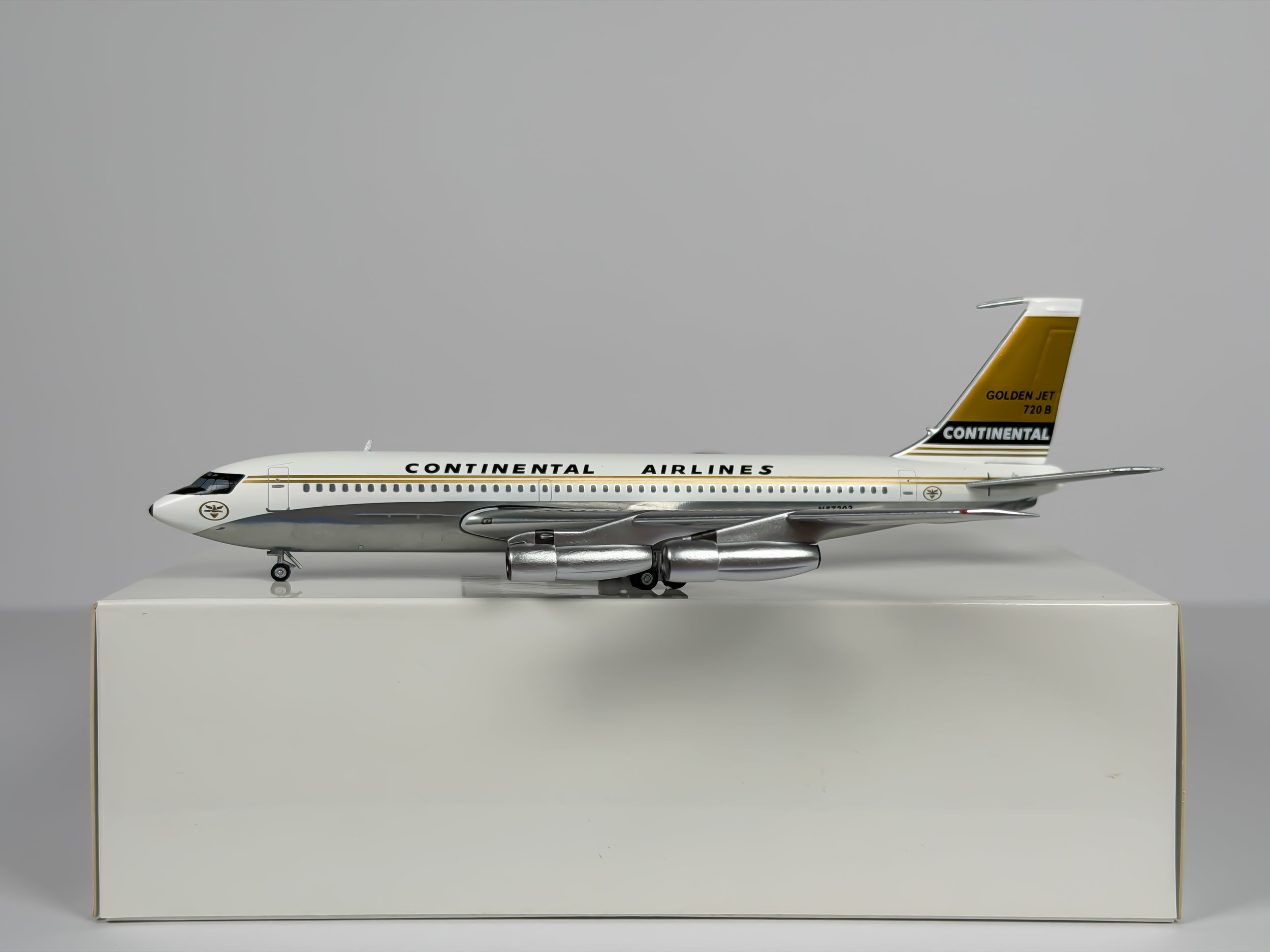 Continental Airlines Boeing 720 1:200 Aeroclassics N57203 (AC211330)