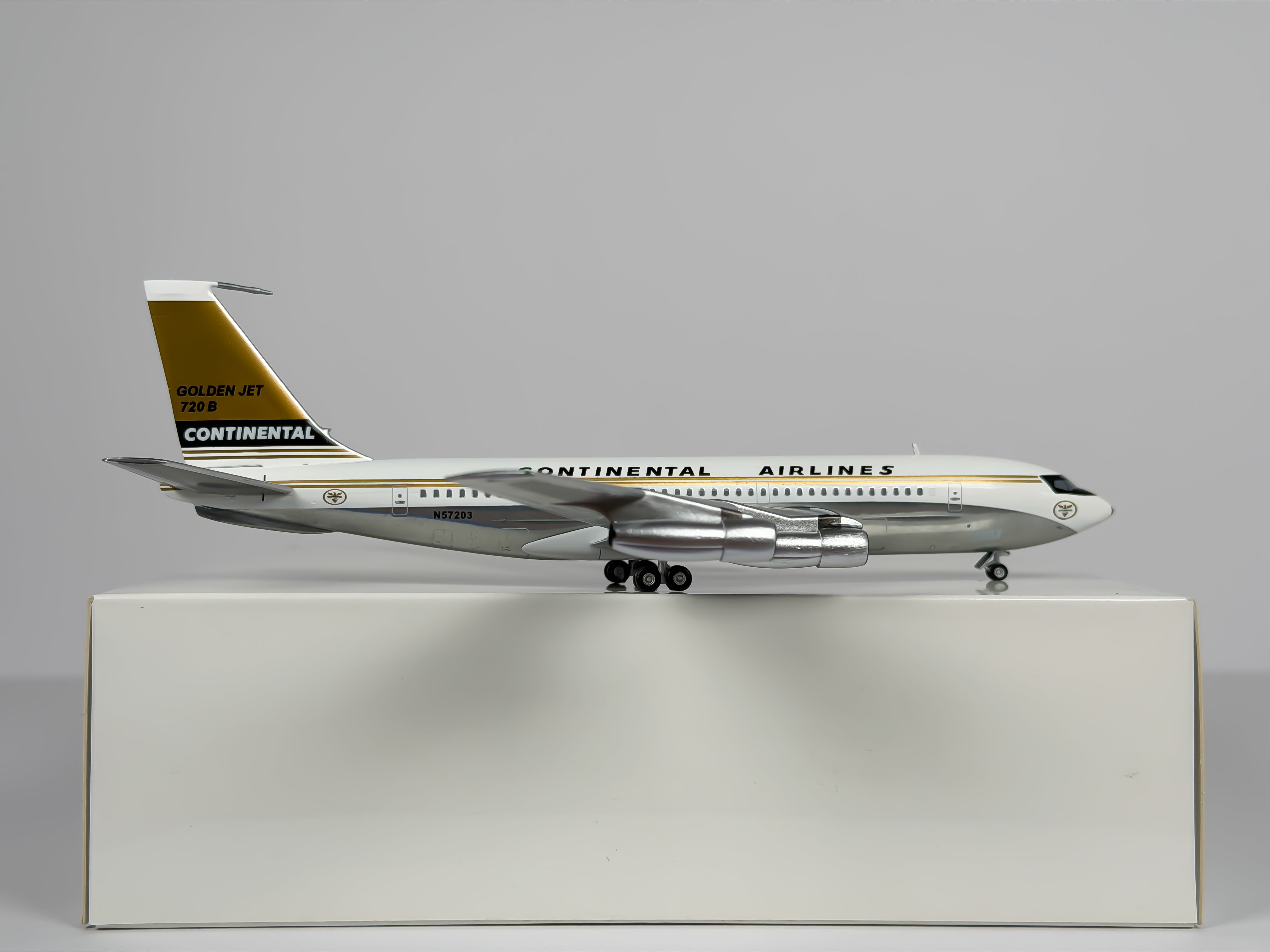 Continental Airlines Boeing 720 1:200 Aeroclassics N57203 (AC211330)