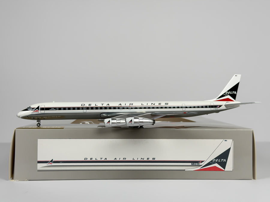 Delta Air Lines Douglas DC-8-61 1:200 Aeroclassics N822E (AC219545)