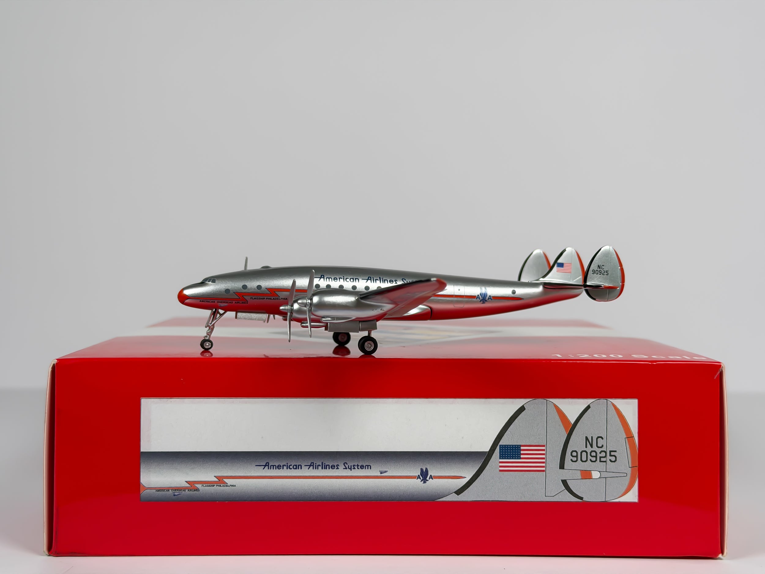 American Overseas Airlines Lockheed L-049 1:200 Aeroclassics NC90925 (AC219766)
