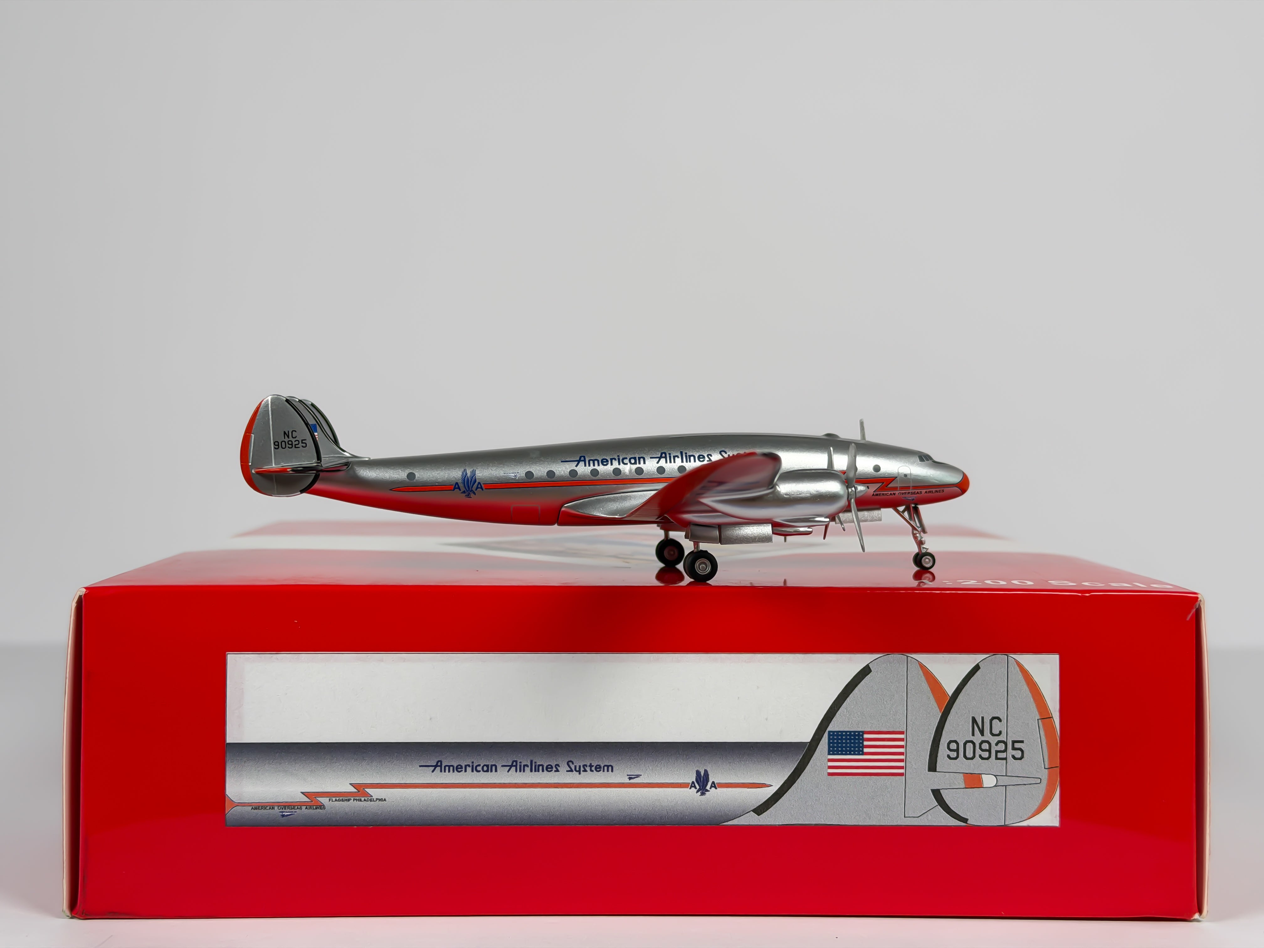 American Overseas Airlines Lockheed L-049 1:200 Aeroclassics NC90925 (AC219766)