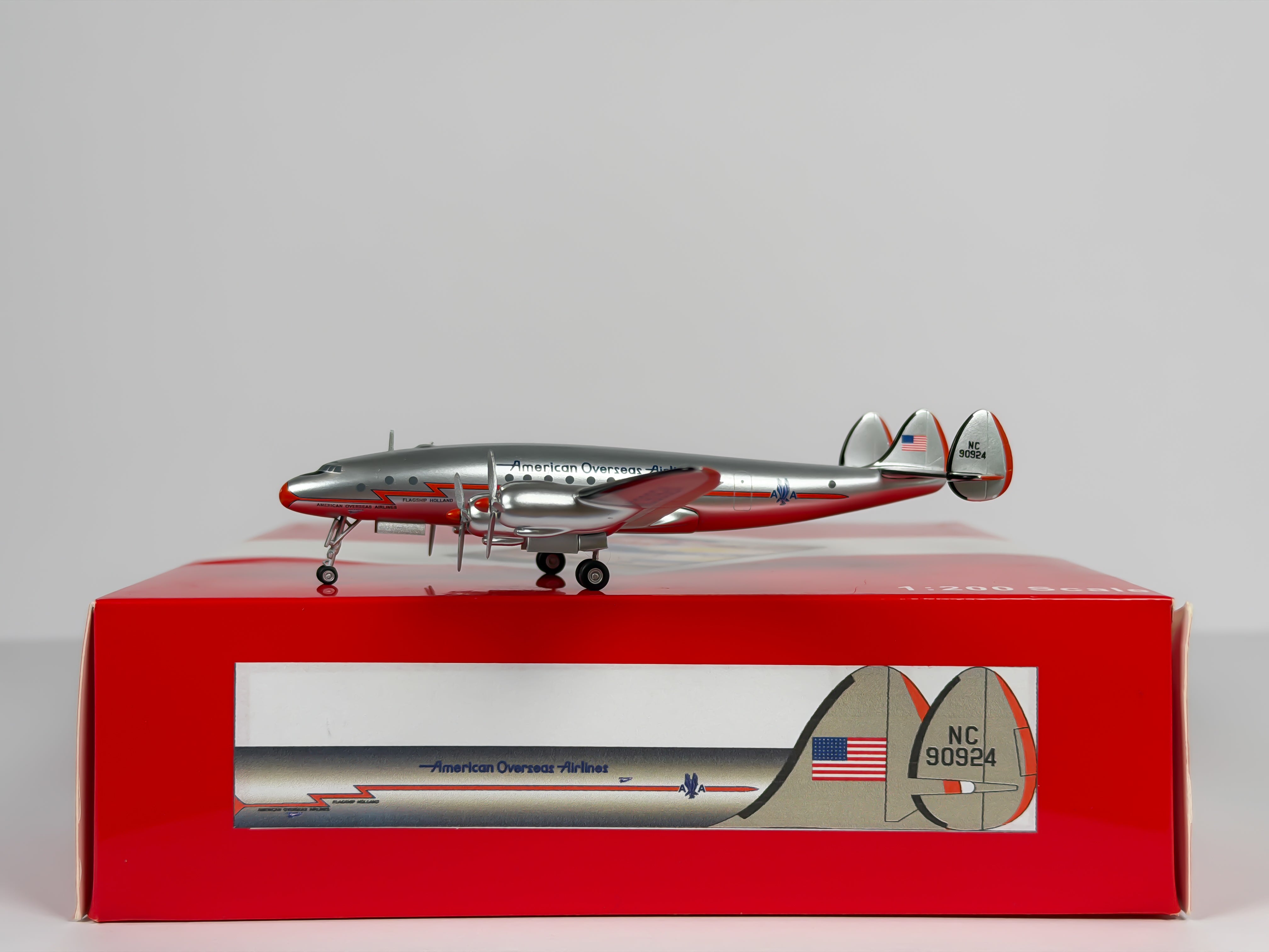 American Overseas Airlines Lockheed L-049 1:200 Aeroclassics NC90924 (AC219767)