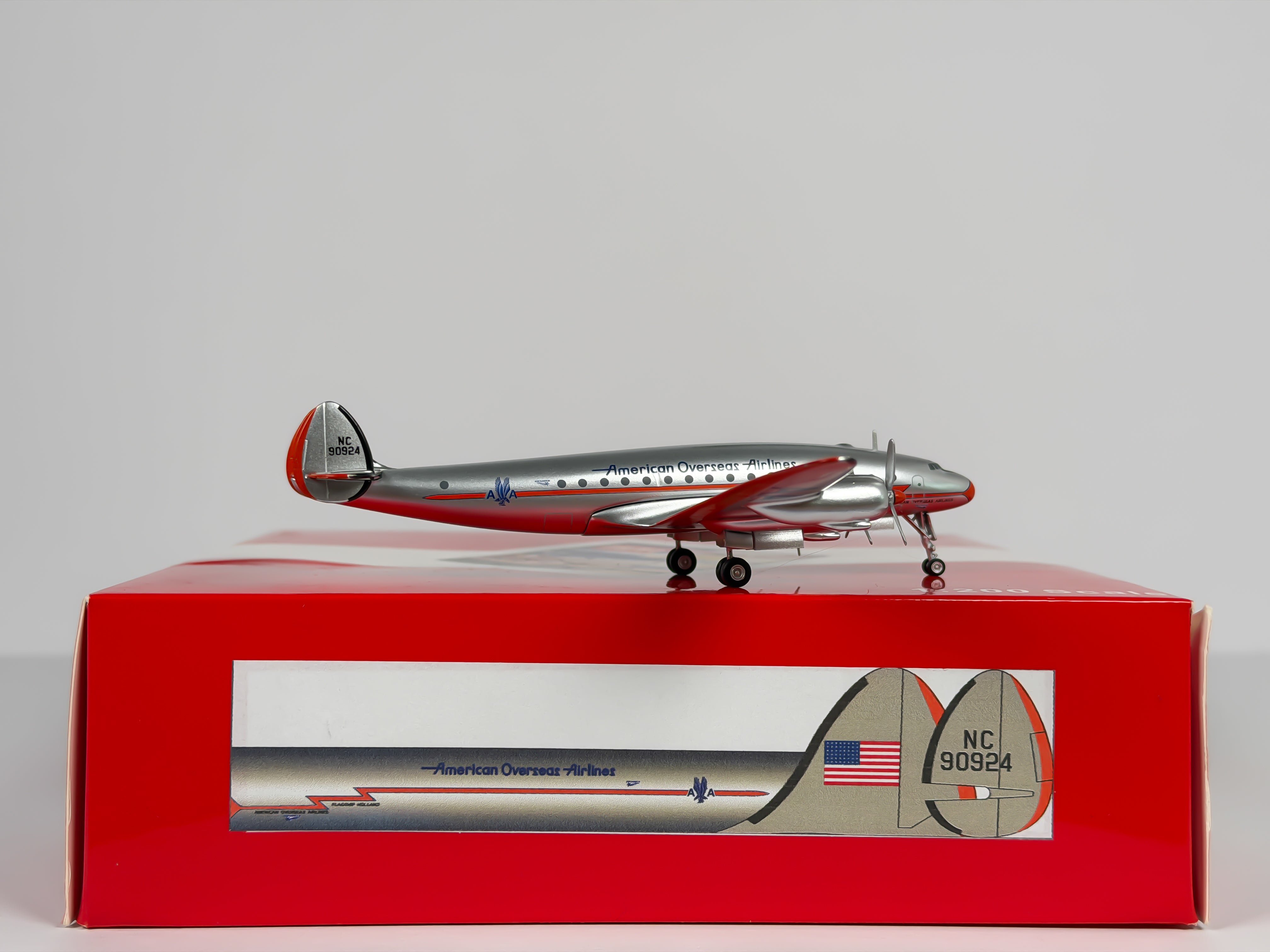 American Overseas Airlines Lockheed L-049 1:200 Aeroclassics NC90924 (AC219767)