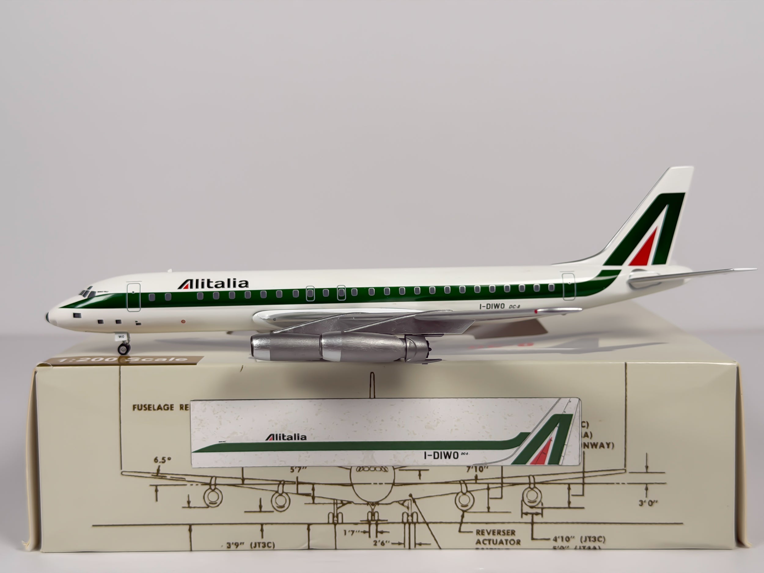 Alitalia Douglas DC-8-50 1:200 Aeroclassics I-DIWO (AC219895)