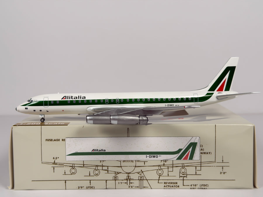 Alitalia Douglas DC-8-50 1:200 Aeroclassics I-DIWO (AC219895)