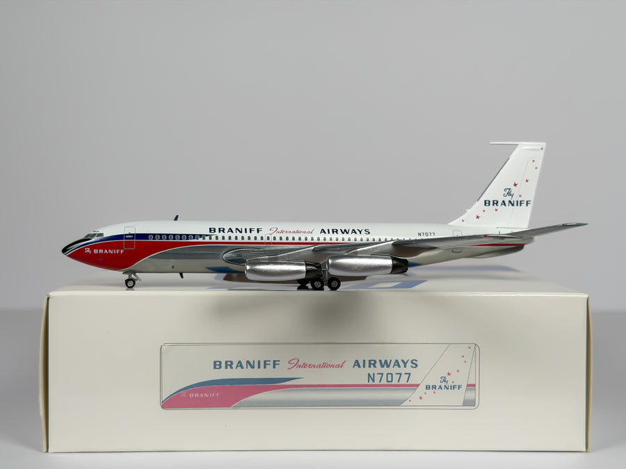 Braniff International Boeing 720 1:200 Aeroclassics N7077 (AC2BNFN7077)