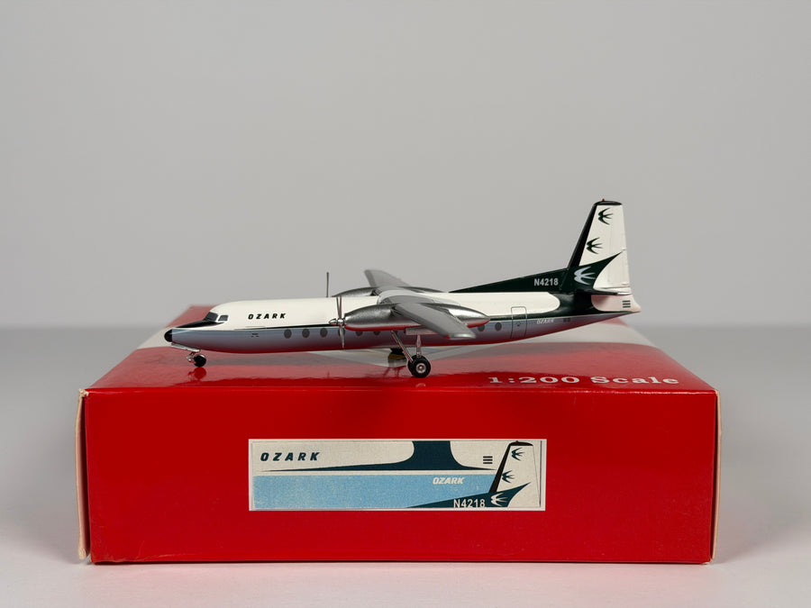 Ozark Airlines Fokker F-27 1:200 Aeroclassics N4218 (AC2N4218)