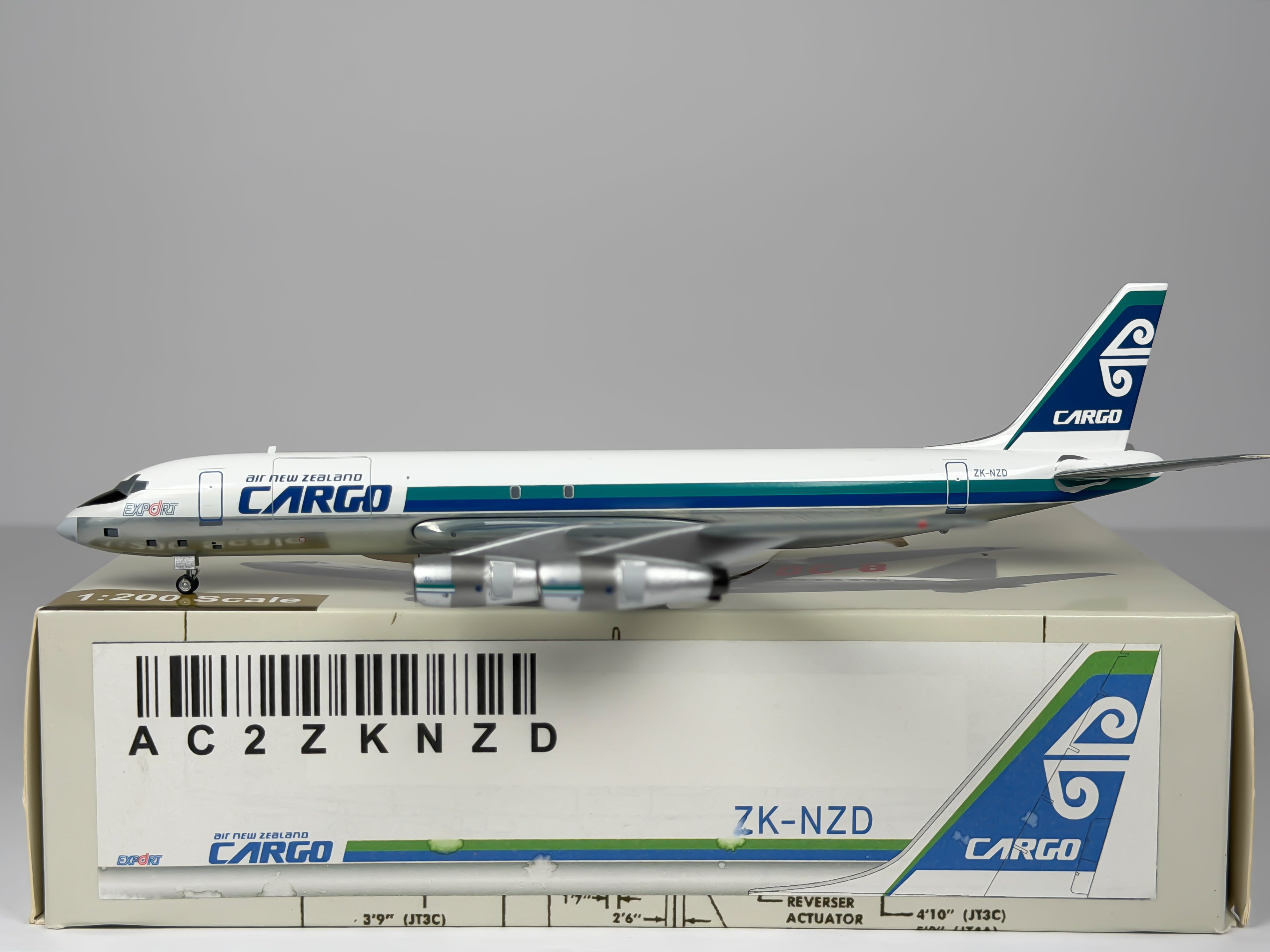 Air New Zealand Douglas DC-8-50F 1:200 Aeroclassics ZK-NZD (AC2ZKNZD)