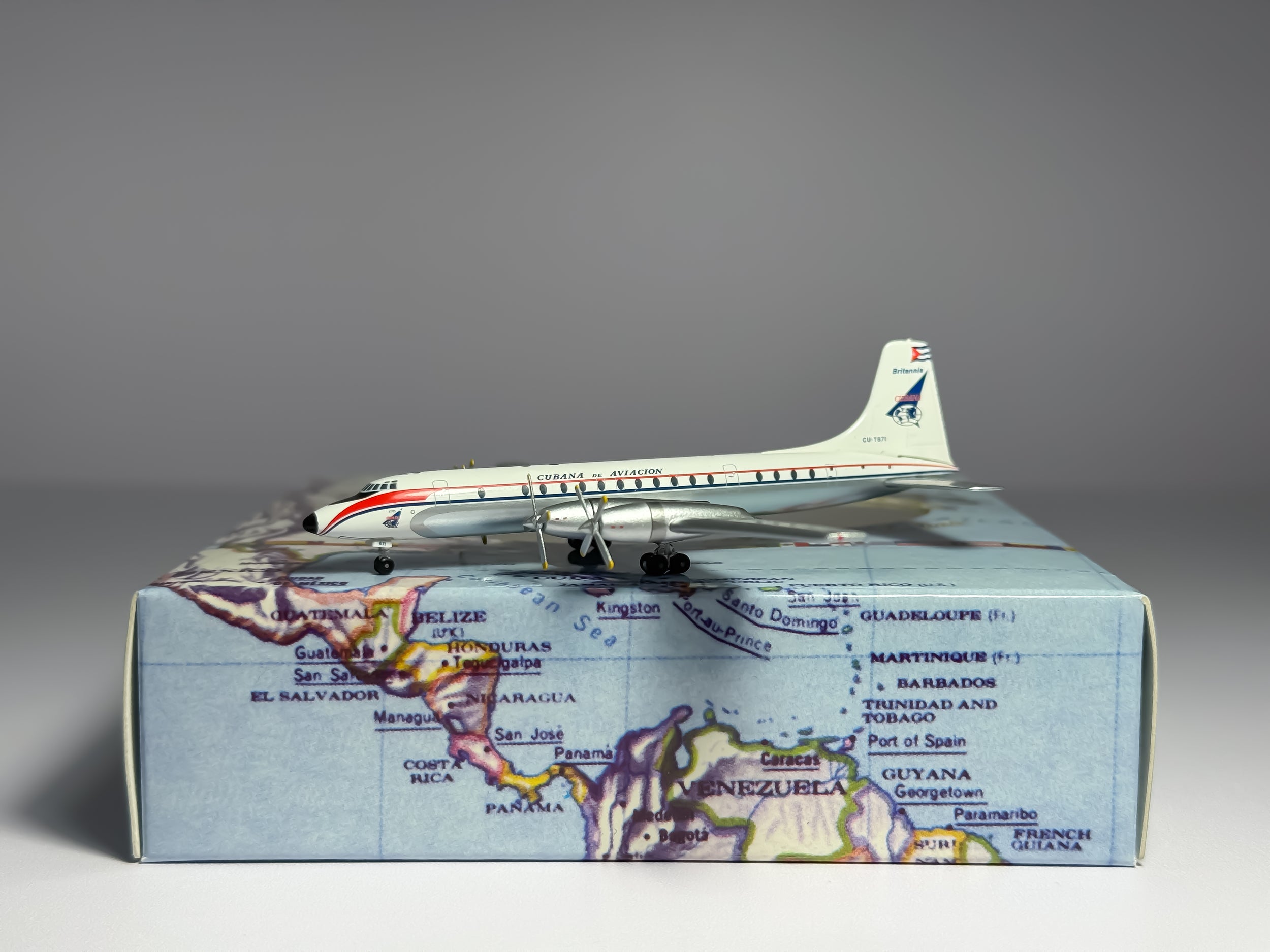 Cubana de Aviacion Bristol 175 Britannia 1:400 Aeroclassics CU-T671 (AC368)