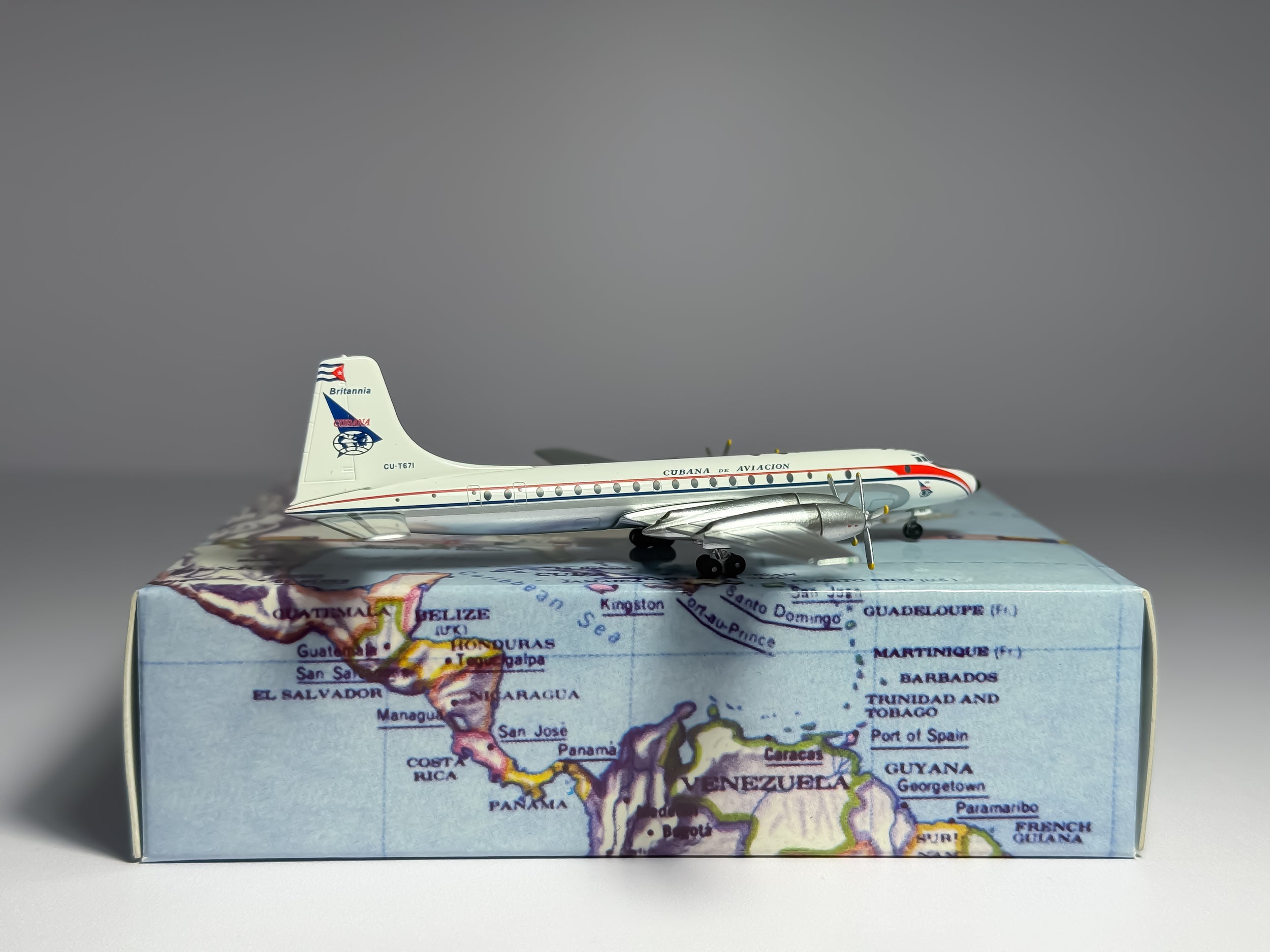 Cubana de Aviacion Bristol 175 Britannia 1:400 Aeroclassics CU-T671 (AC368)