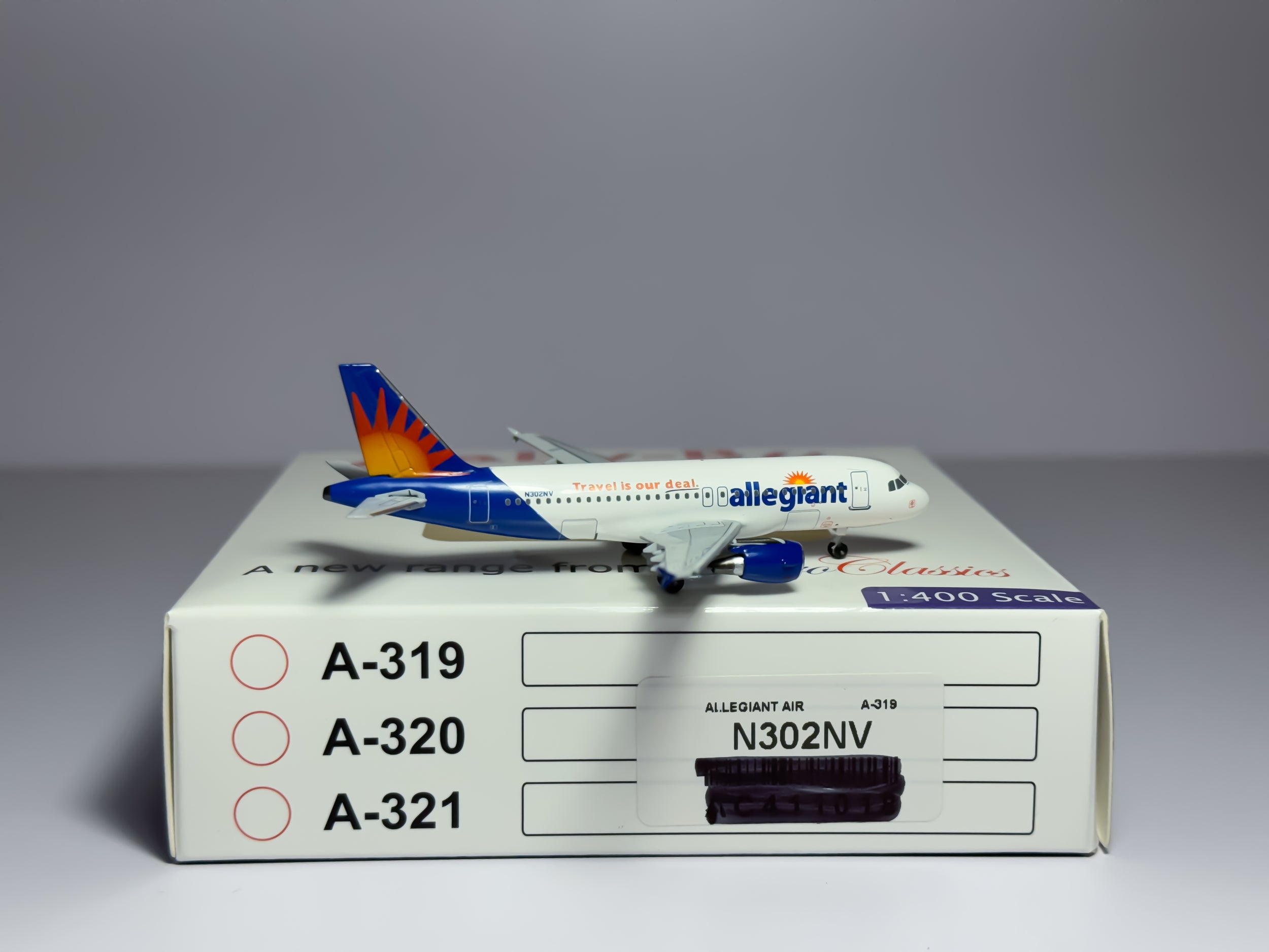 Allegiant Air Airbus A319 1:400 Aeroclassics N302NV (AC411018)
