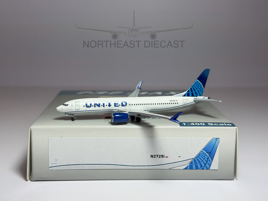 United Airlines Boeing 737 MAX 8 1:400 Aeroclassics N27251 (AC411022)