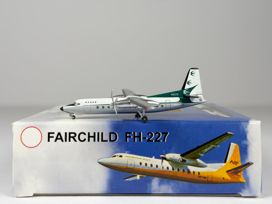 Ozark Airlines Fokker F-27 1:400 Aeroclassics N4218 (AC411038)