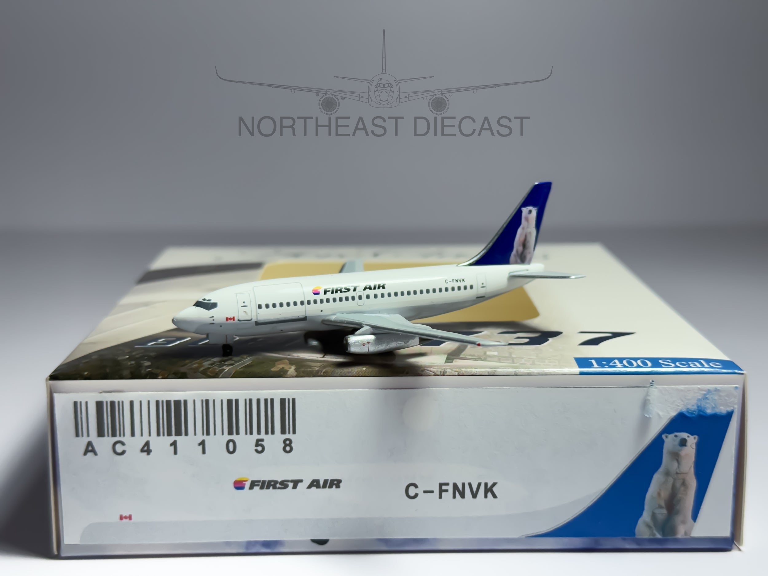 First Air Boeing 737-200 1:400 Aeroclassics C-FNVK (AC411058)
