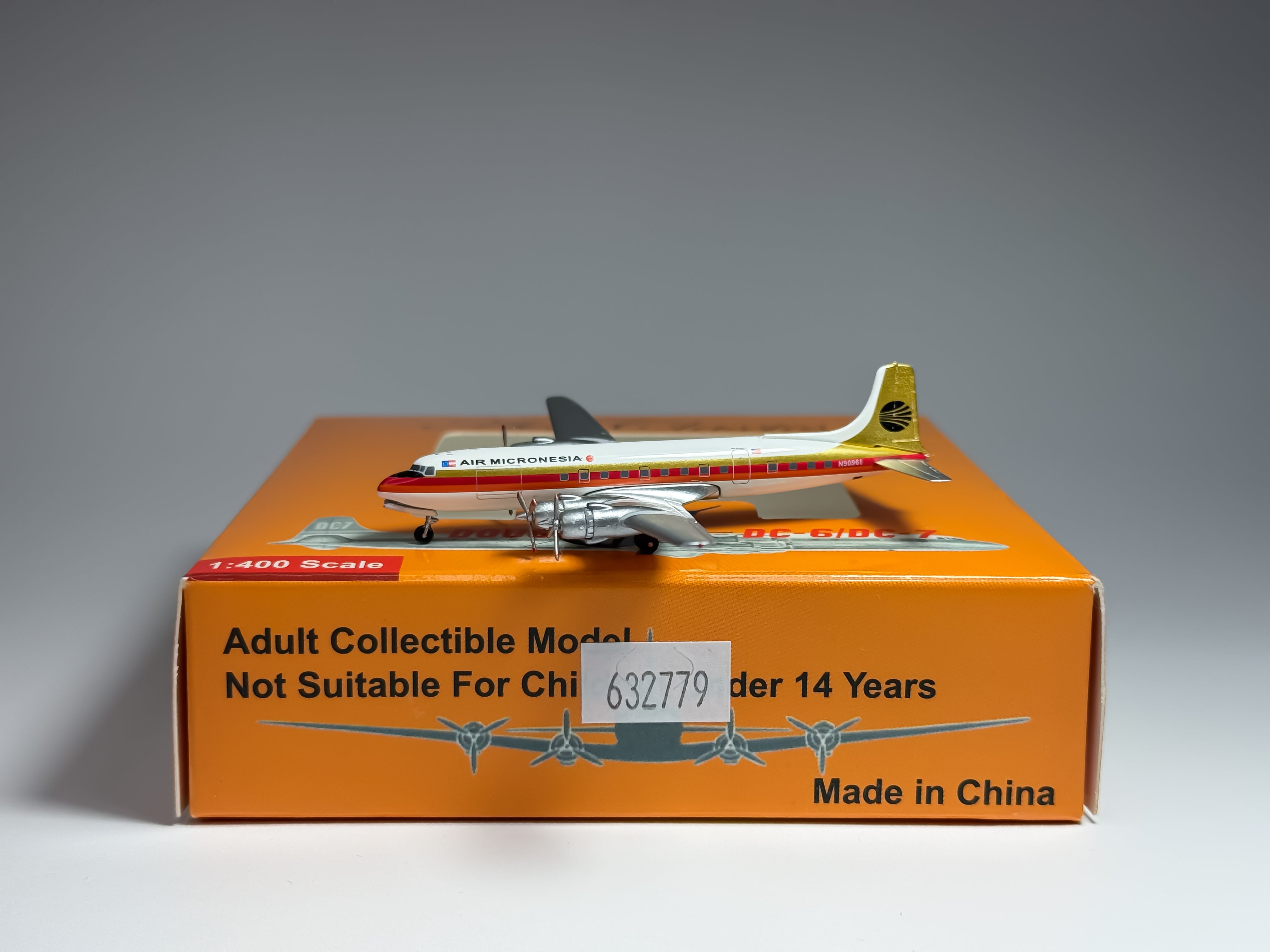 Continental Micronesia Douglas DC-6 1:400 Aeroclassics N90961 (AC419474)