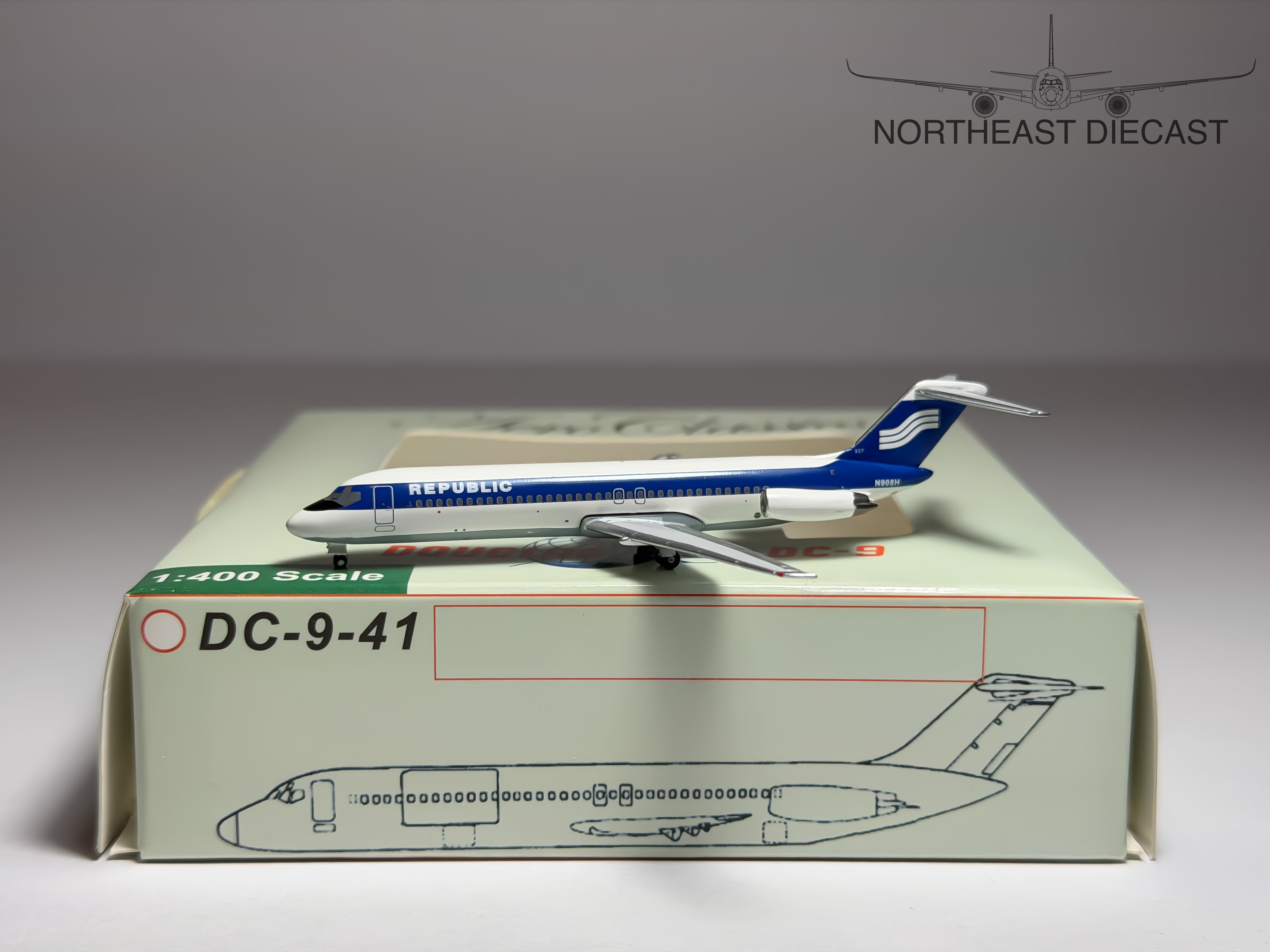 Republic Airlines Douglas DC-9-30 1:400 Aeroclassics N908H (AC419514)