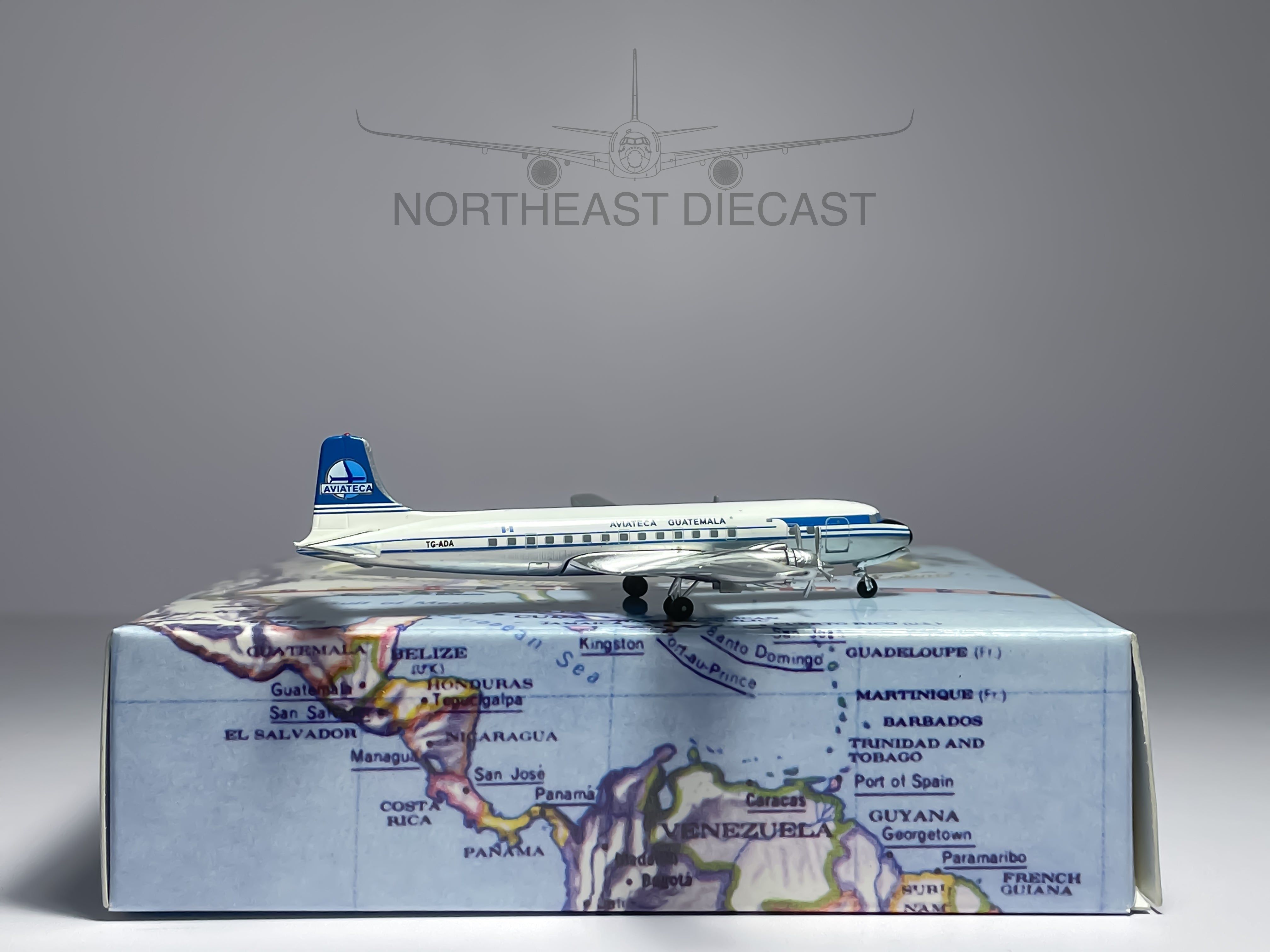Aviateca Douglas DC-6 1:400 Aeroclassics TG-ADA (AC419824)