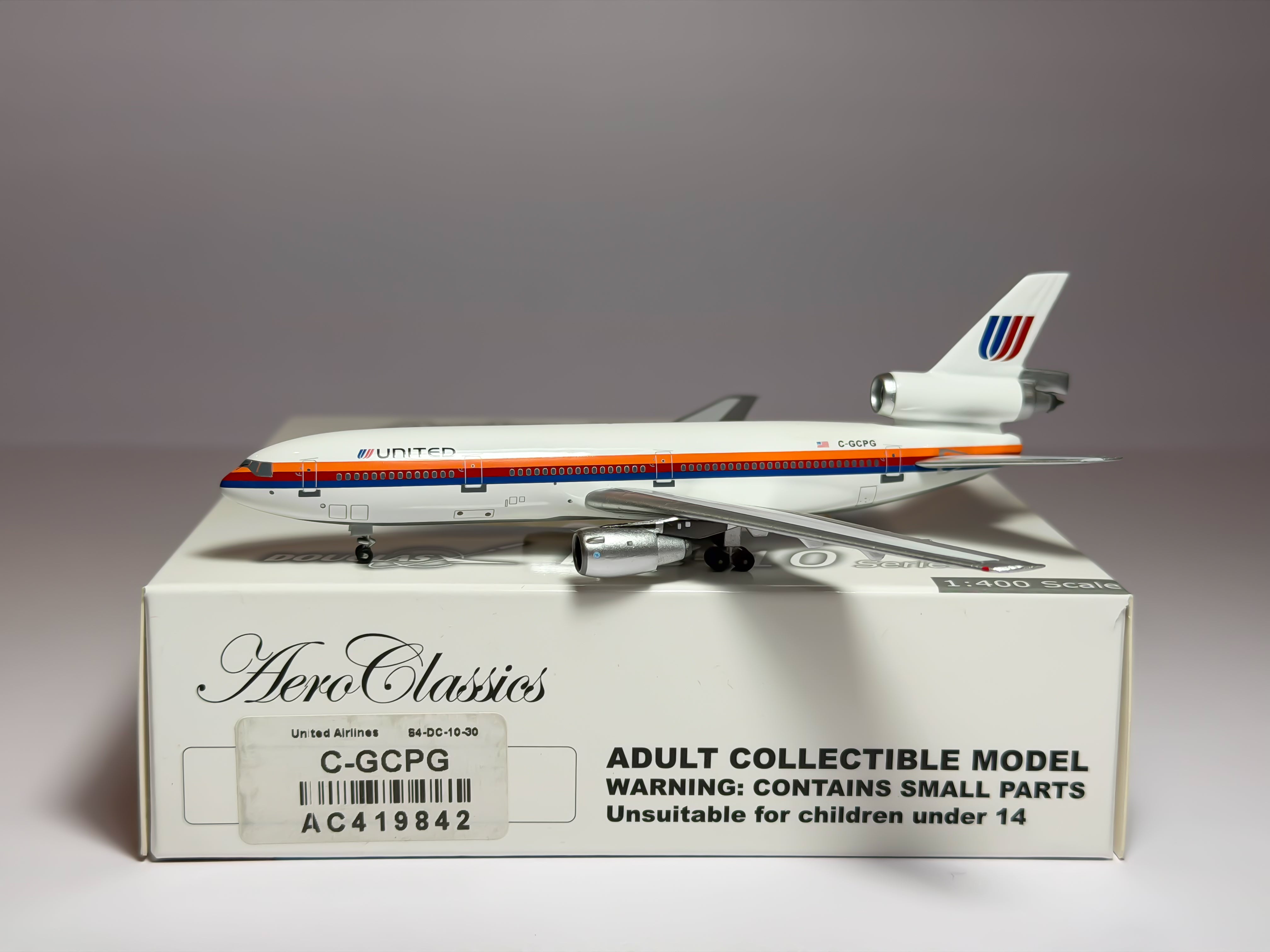 United Airlines McDonnell Douglas DC-10-30 1:400 Aeroclassics C-GCPG (AC419842)