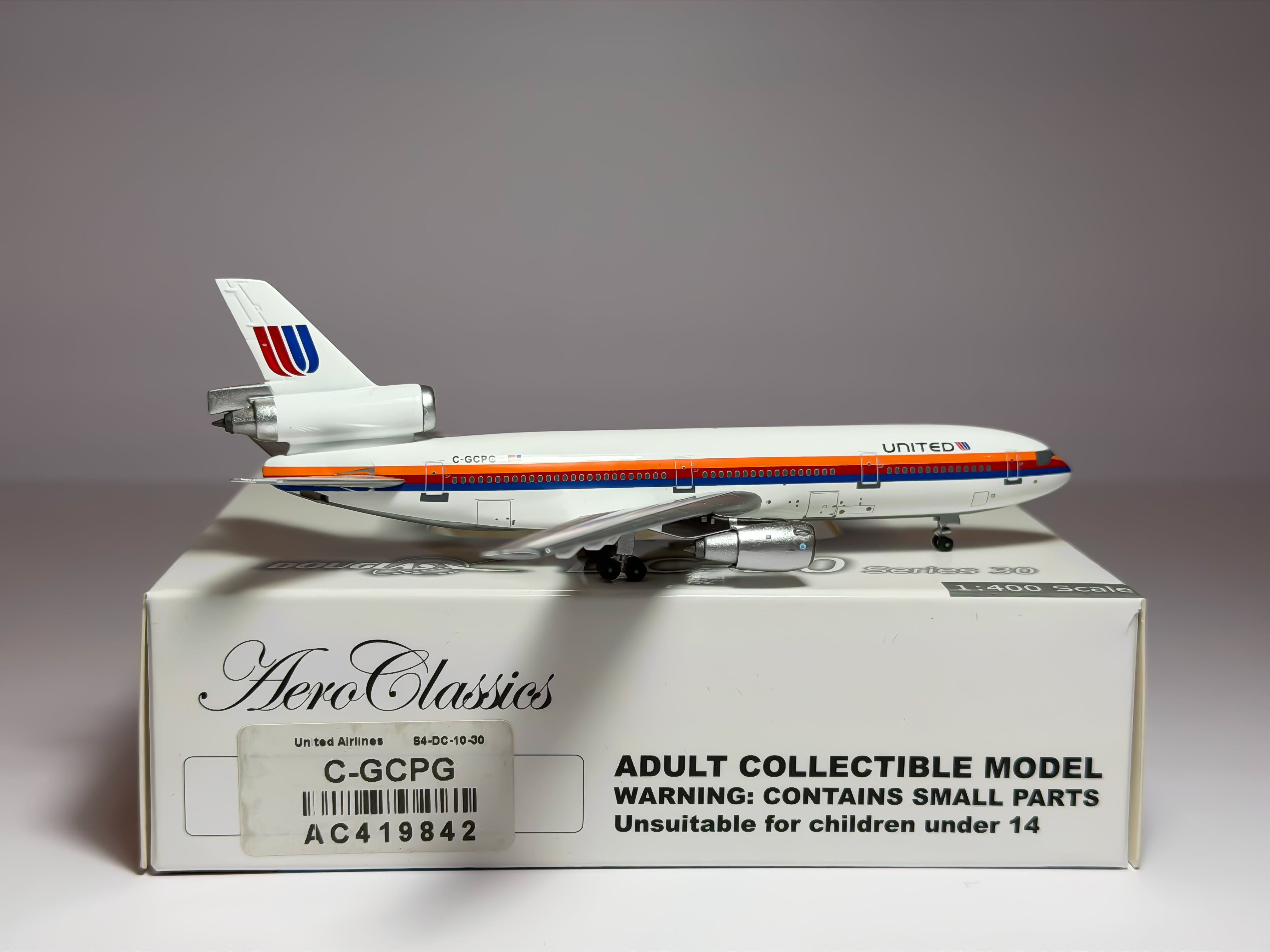United Airlines McDonnell Douglas DC-10-30 1:400 Aeroclassics C-GCPG (AC419842)