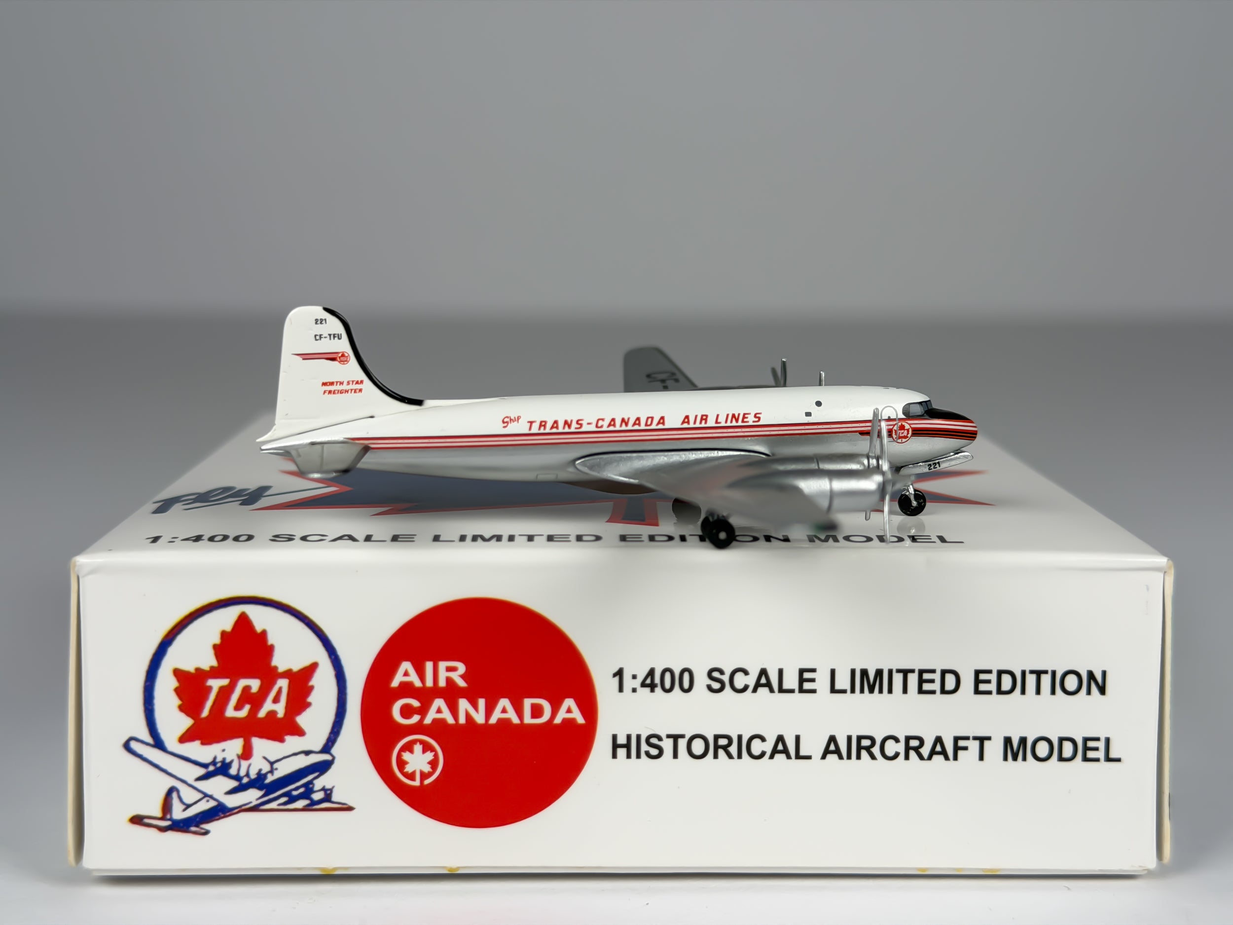 Canadian Pacific Douglas DC-4 1:400 Aeroclassics CF-TFU (AC706D)