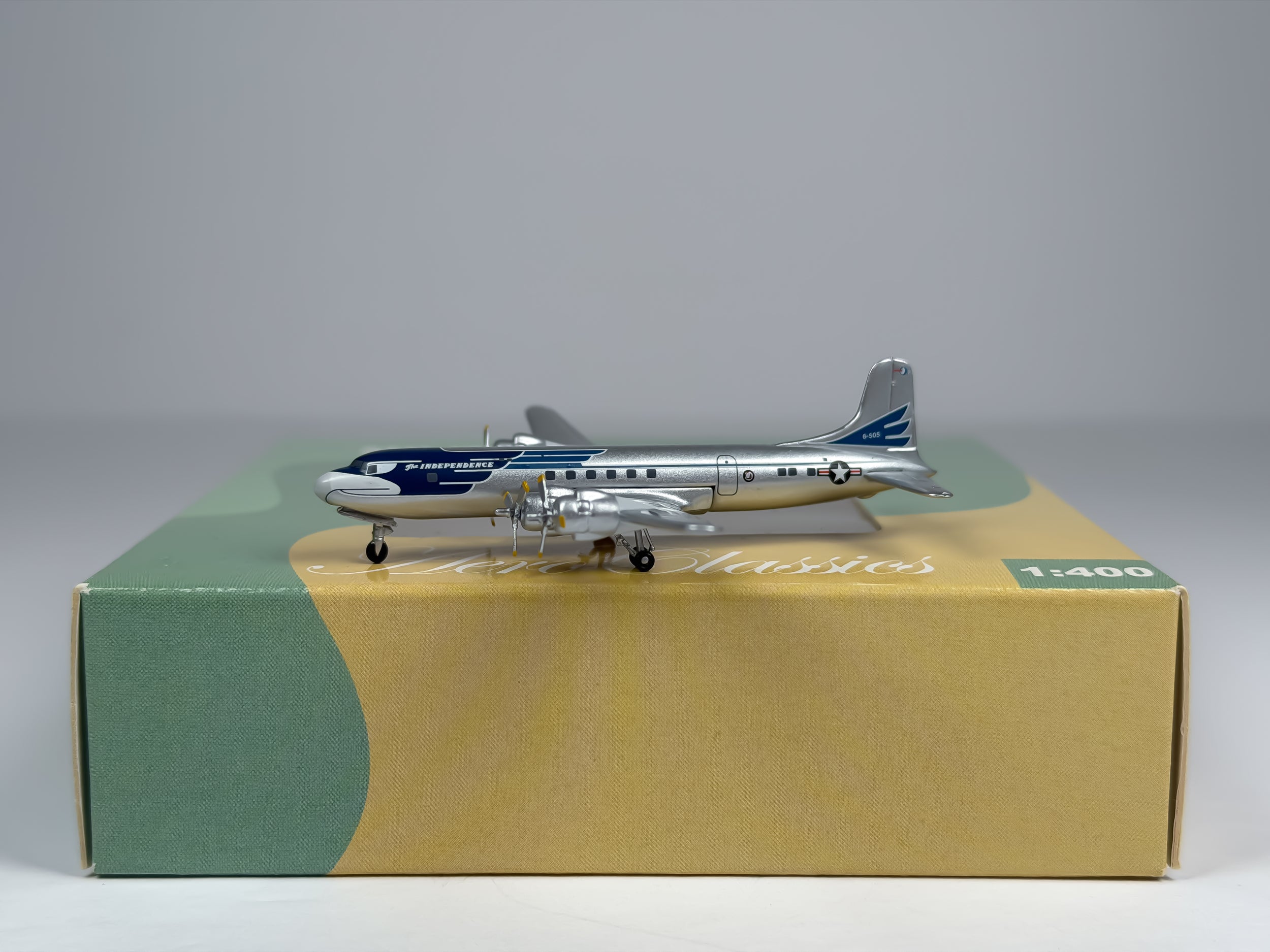 U.S Air Force (USAF) Douglas DC-6 (VC-118) 1:400 Aeroclassics 46-0505 (ACAFO050)