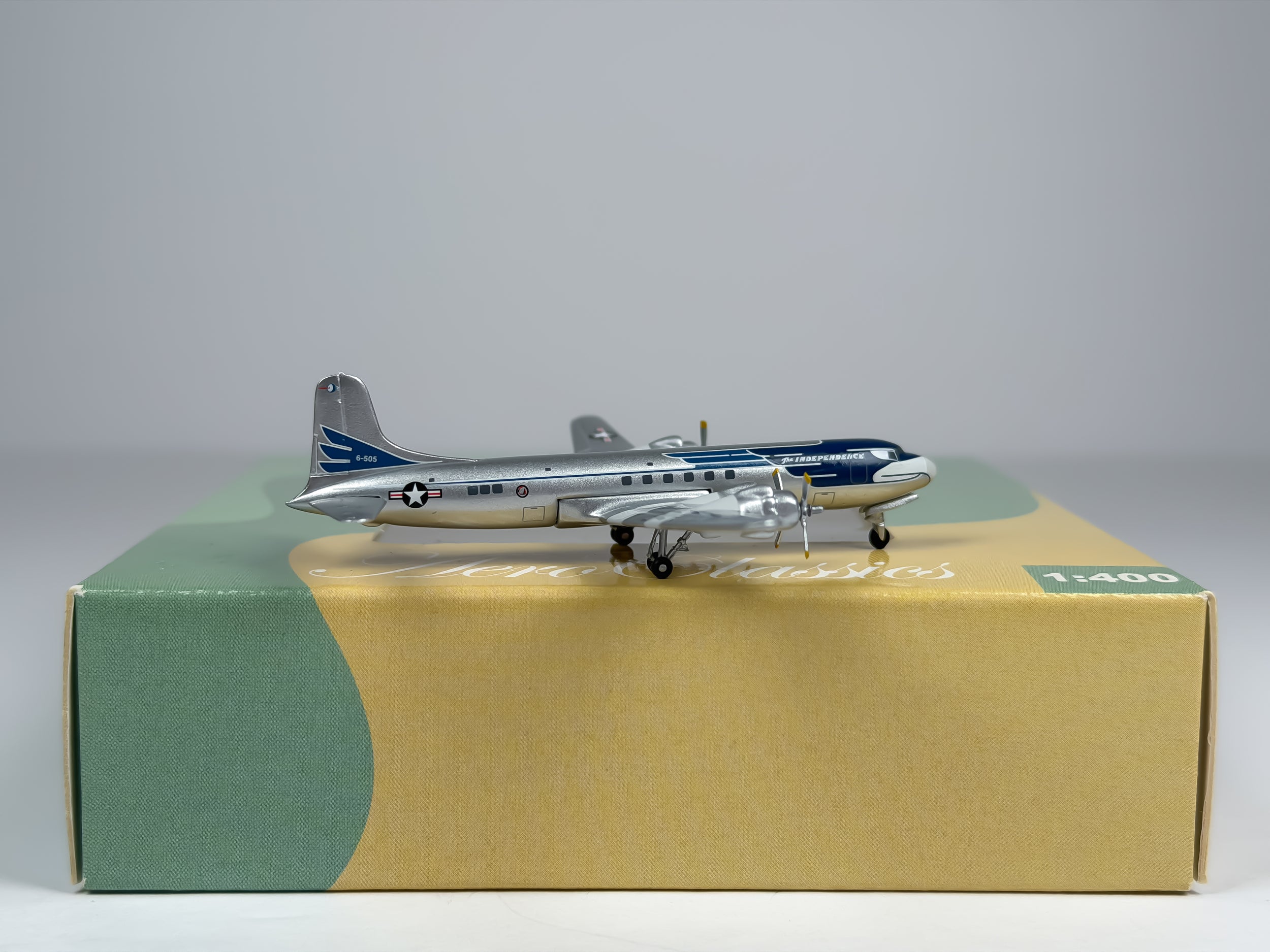 U.S Air Force (USAF) Douglas DC-6 (VC-118) 1:400 Aeroclassics 46-0505 (ACAFO050)