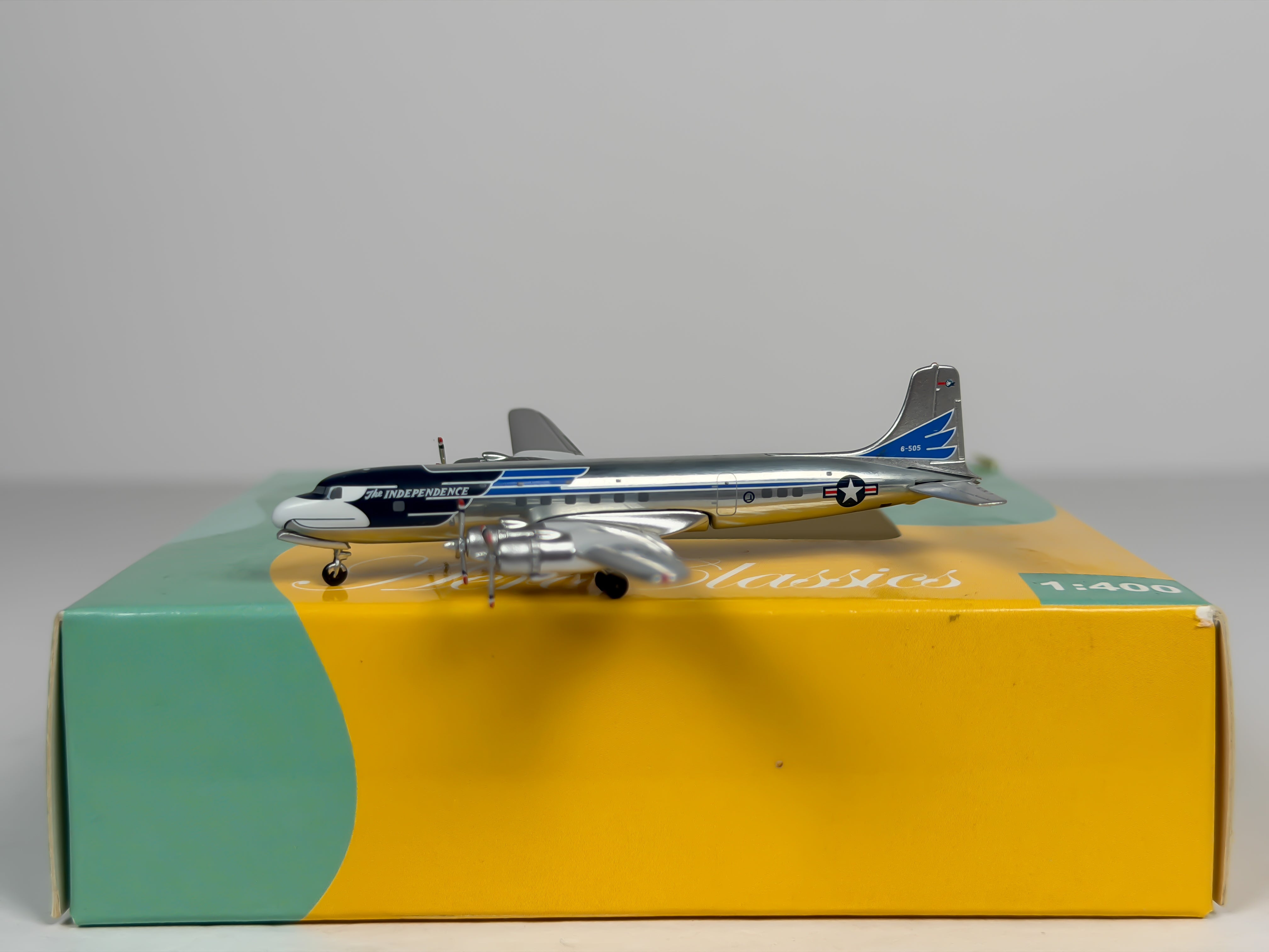 U.S Air Force (USAF) Douglas DC-6 (VC-118) 1:400 Aeroclassics 46-0505 (ACAFO050)