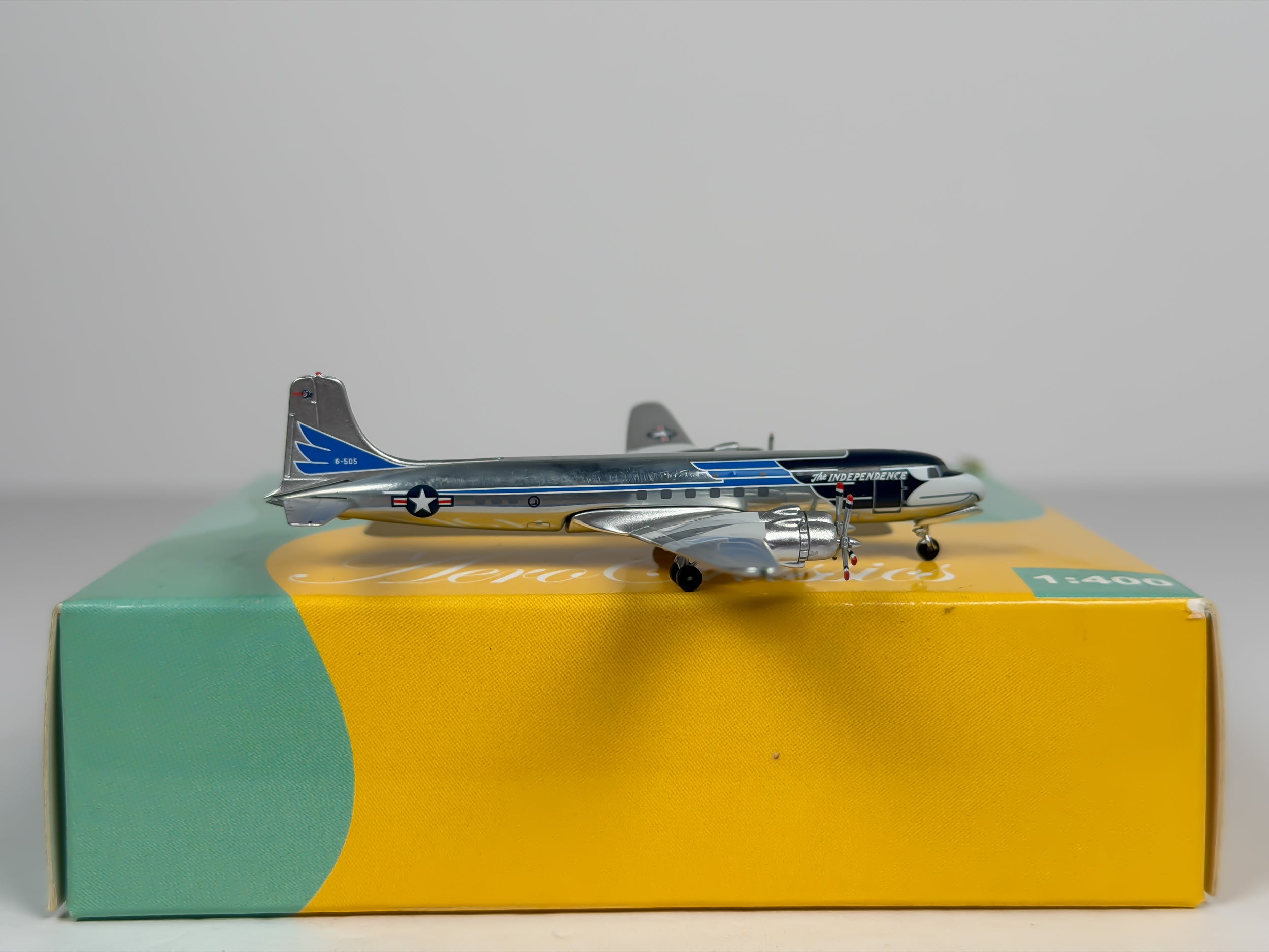 U.S Air Force (USAF) Douglas DC-6 (VC-118) 1:400 Aeroclassics 46-0505 (ACAFO050)