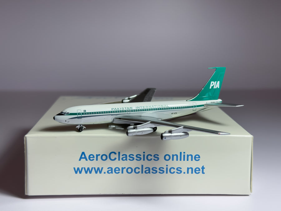 Pakistan International Airlines (PIA) Boeing 720 1:400 Aeroclassics AP-ATQ (ACAPATQ)