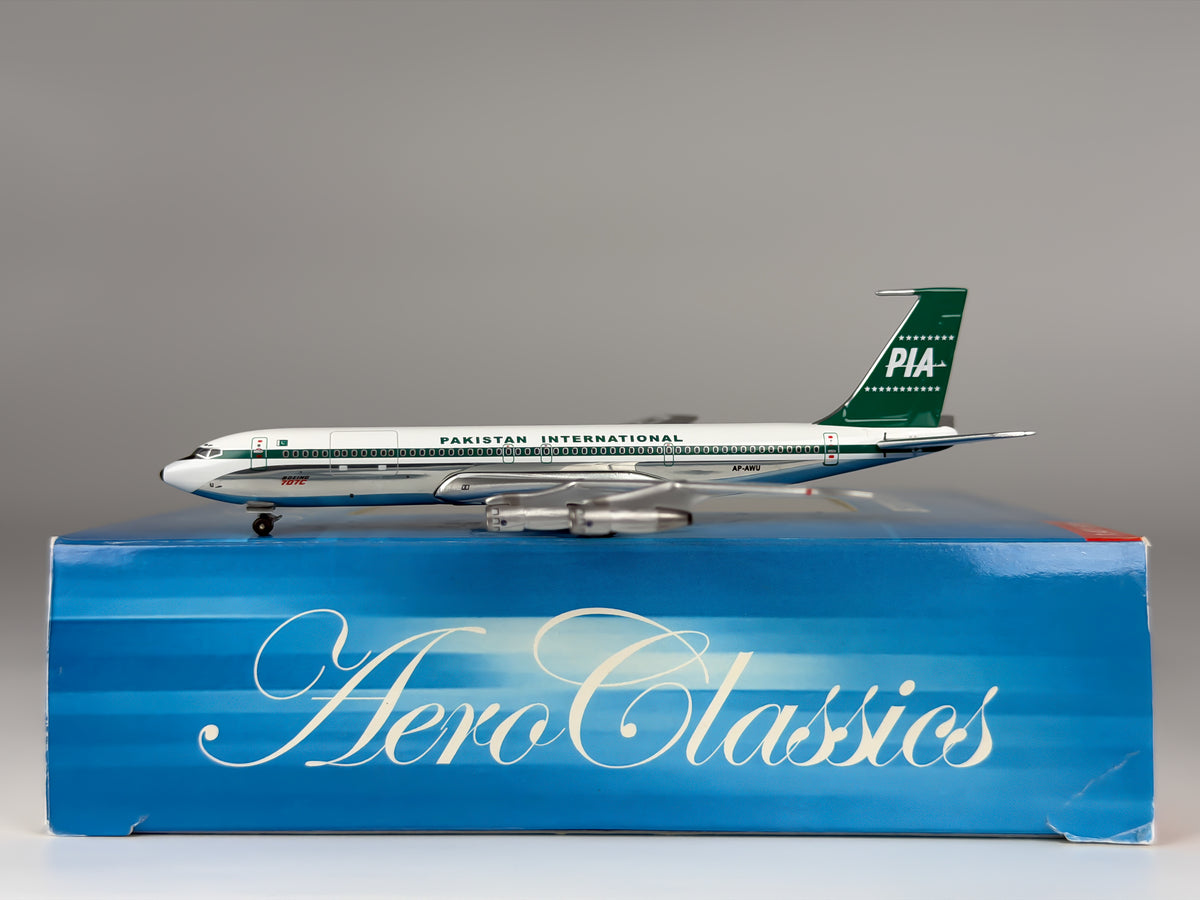 Pakistan International Airlines (PIA) Boeing 707-300 1:400 Aeroclassics AP-AWU (ACAPAWU)