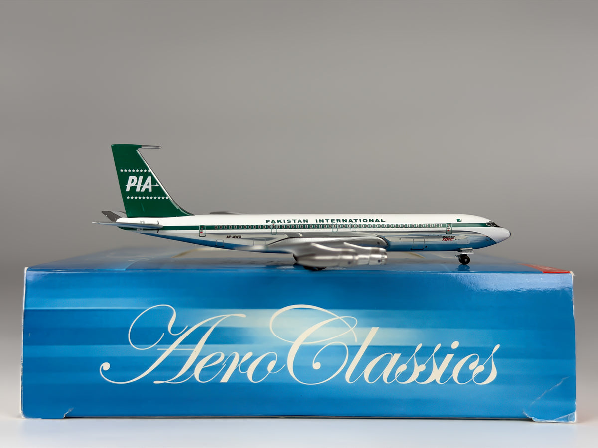 Pakistan International Airlines (PIA) Boeing 707-300 1:400 Aeroclassics AP-AWU (ACAPAWU)