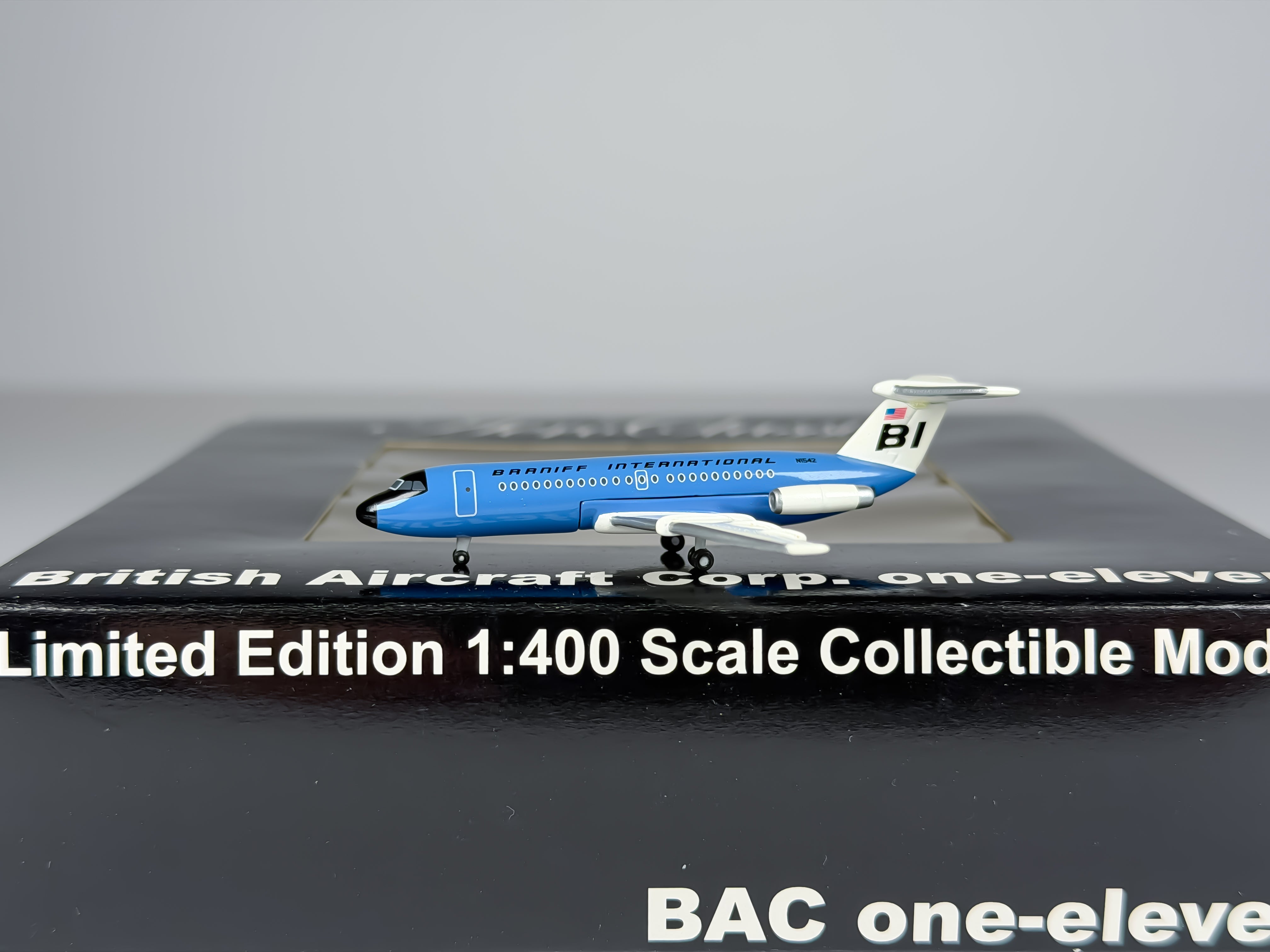 Braniff International BAC 1-11 1:400 Aeroclassics N1542 (ACBNF060F)