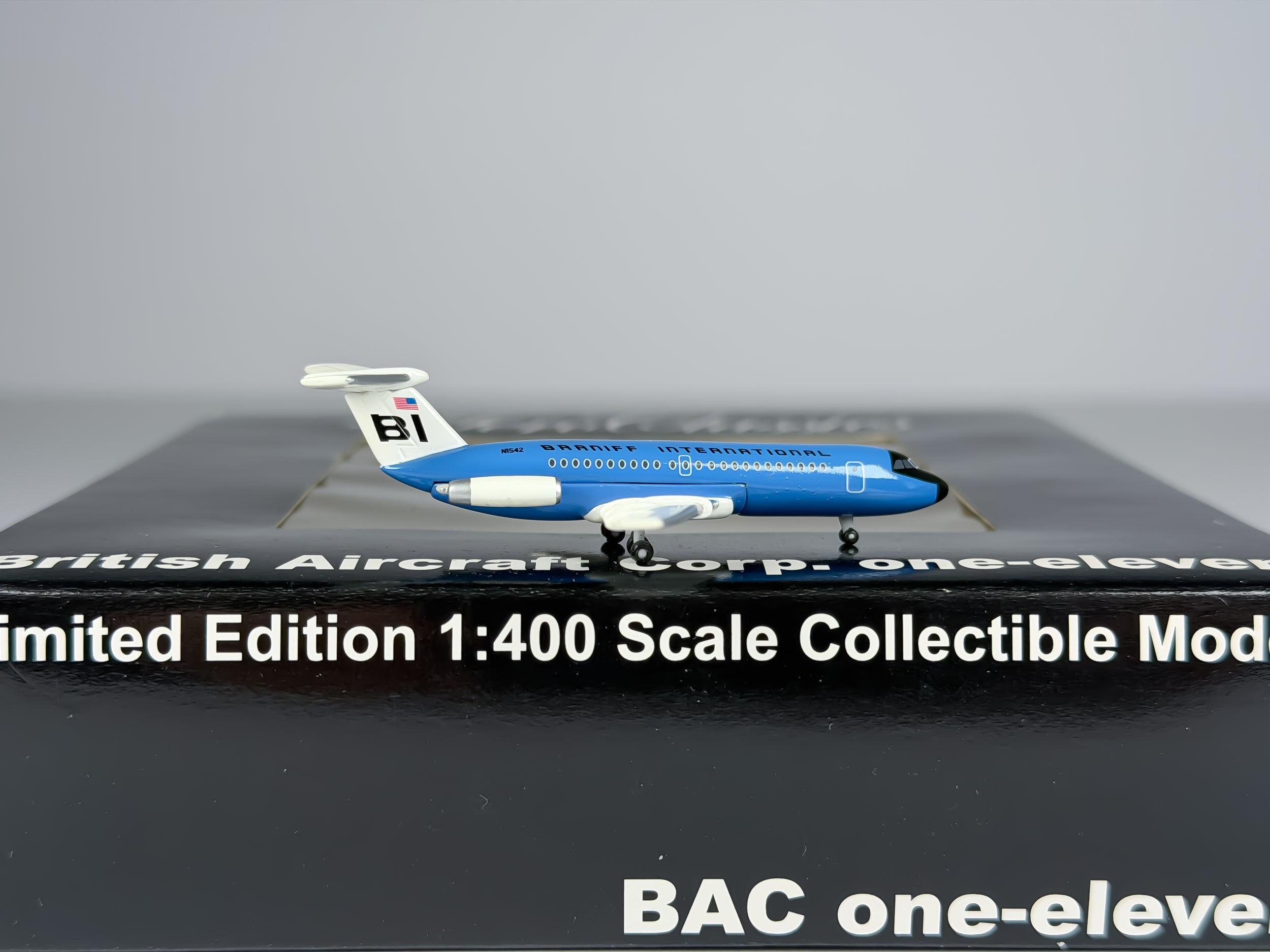 Braniff International BAC 1-11 1:400 Aeroclassics N1542 (ACBNF060F)