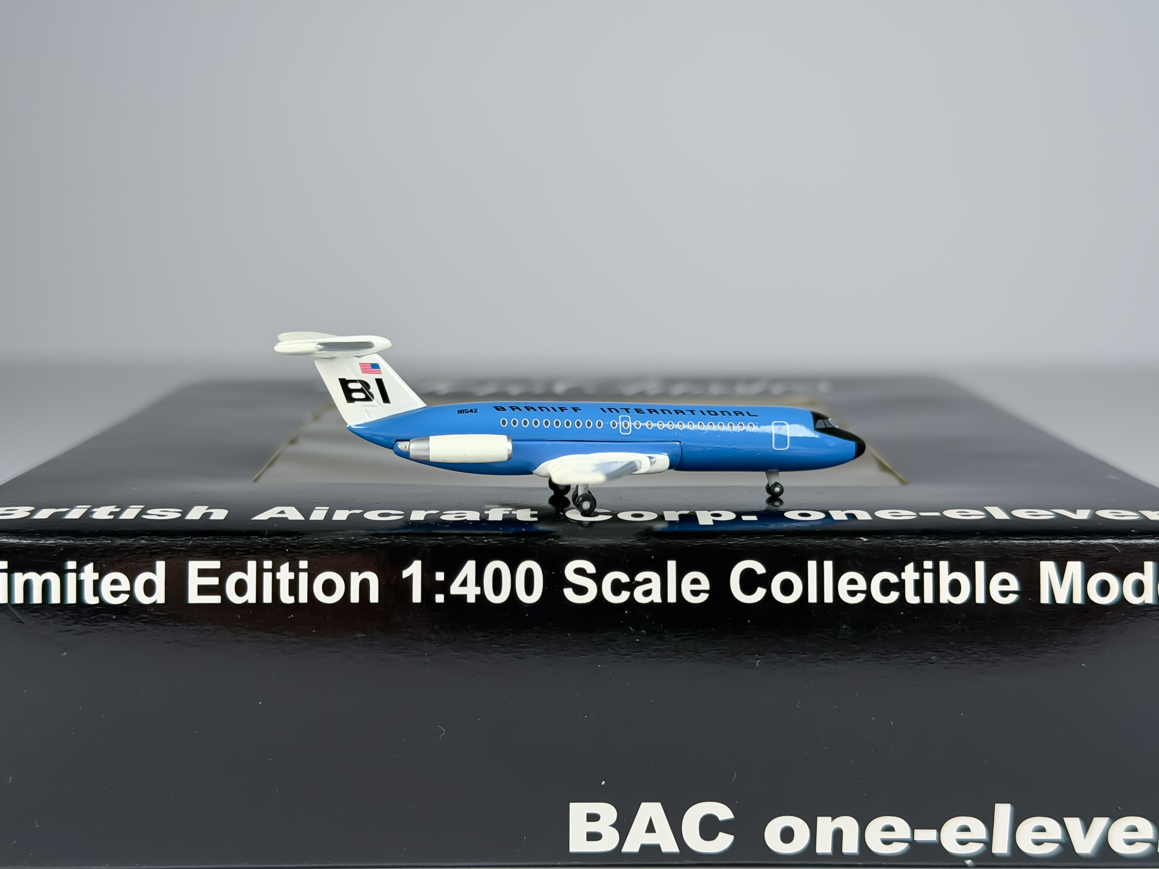 Braniff International BAC 1-11 1:400 Aeroclassics N1542 (ACBNF060F)