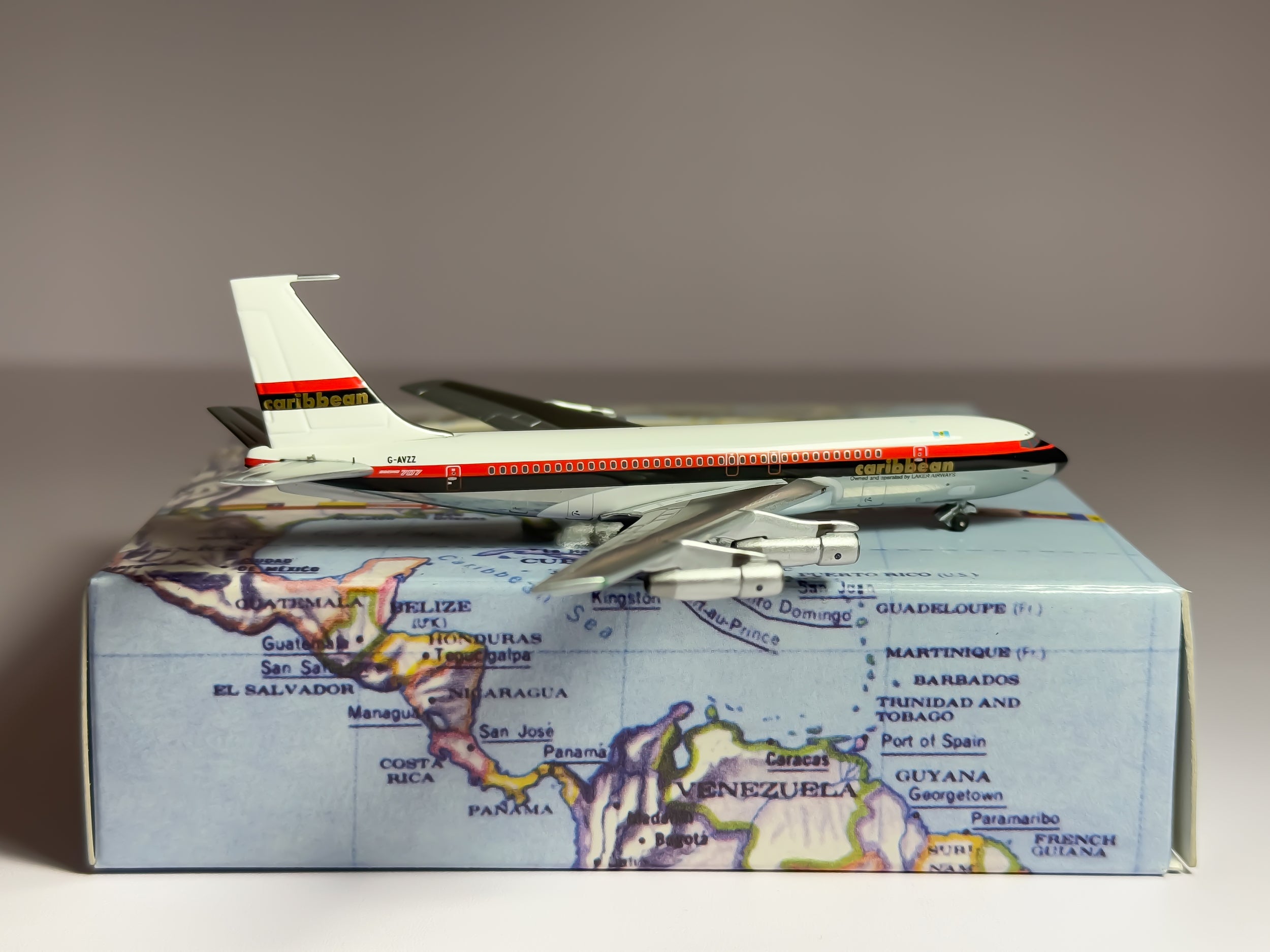 Caribbean Airways Boeing 707-100 1:400 Aeroclassics G-AVZZ (ACCAR0608)
