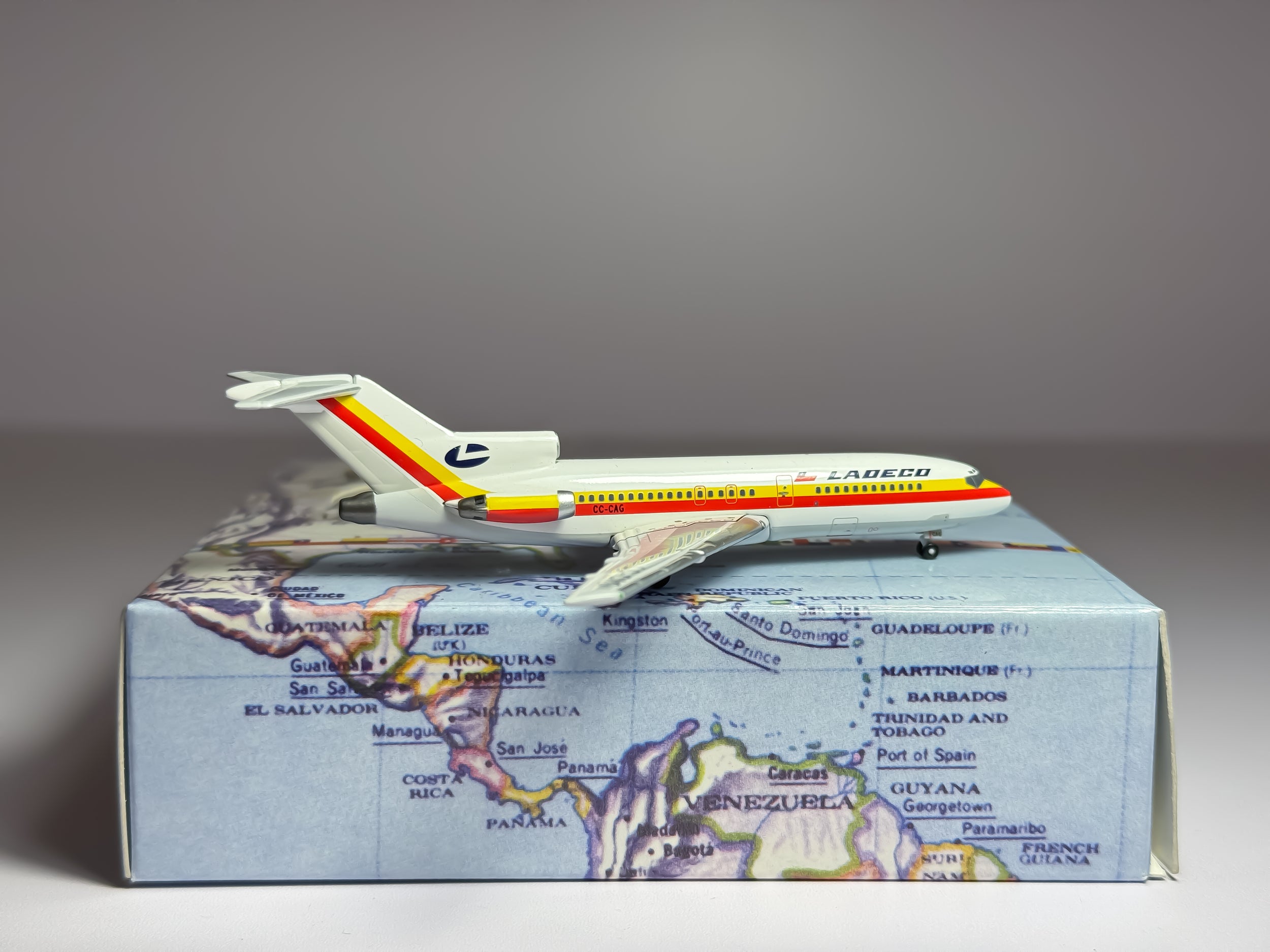 Ladeco Boeing 727-100 1:400 Aeroclassics CC-CAG (ACCCCAG)