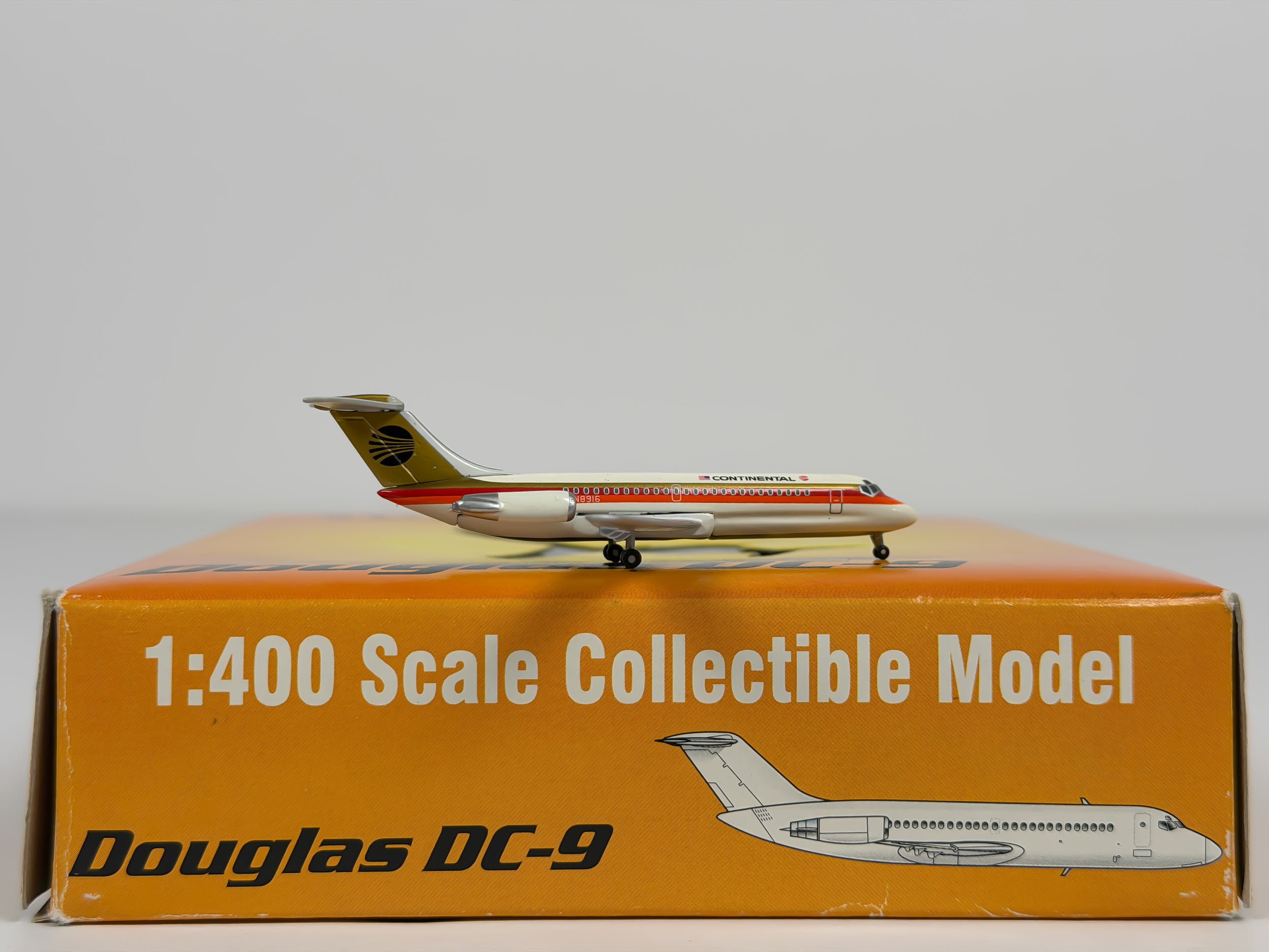 Continental Airlines Douglas DC-9-10 1:400 Aeroclassics N8916 (ACCOA078)