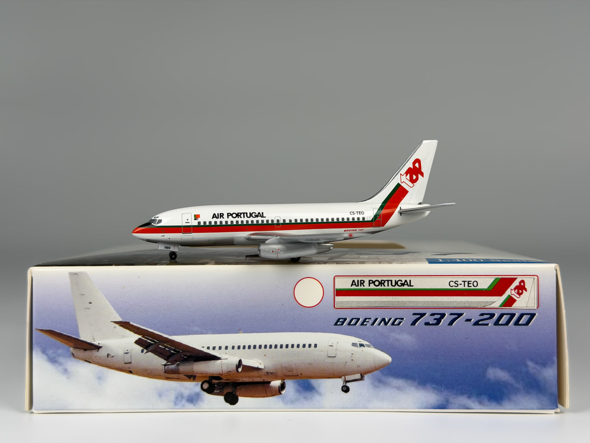 TAP Air Portugal Boeing 737-200 1:400 Aeroclassics CS-TEO (ACCSTEO)