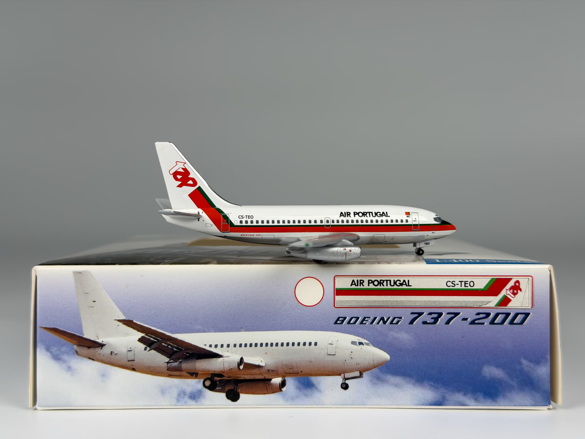 TAP Air Portugal Boeing 737-200 1:400 Aeroclassics CS-TEO (ACCSTEO)